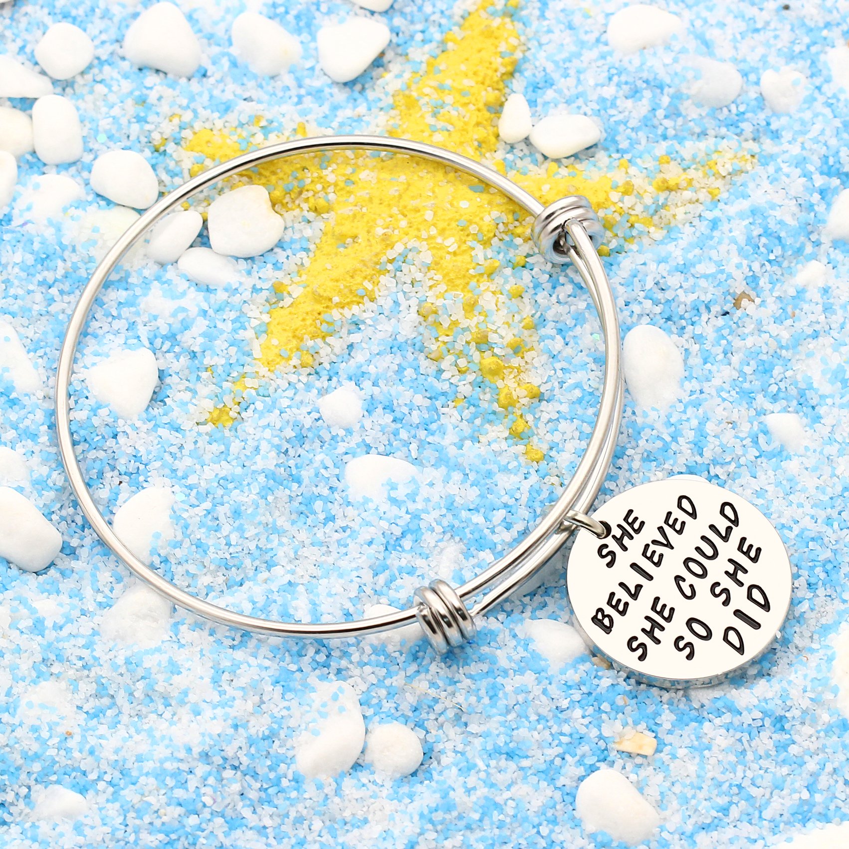 Lauhonmin Graduation Bracelets for Women - Inspirational 'She Believed She Could So She Did' Bracelet, College Graduation Gift, New Job Gift for Her - Perfect for Graduation Ceremonies, Job Promotions & Motivational Everyday Wear