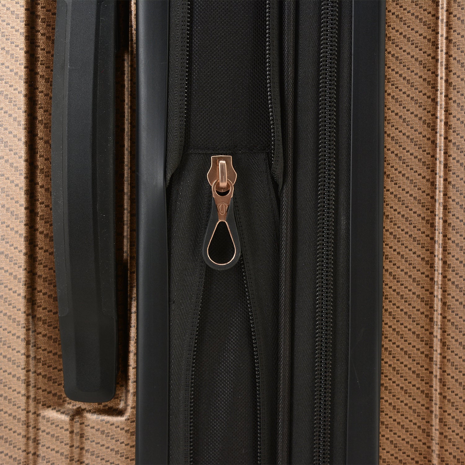 Continent Adventurer Medium Checked Luggage - Durable Spinner Suitcase for Travel & Business Trips - Perfect for Airlines & Weekend Getaways