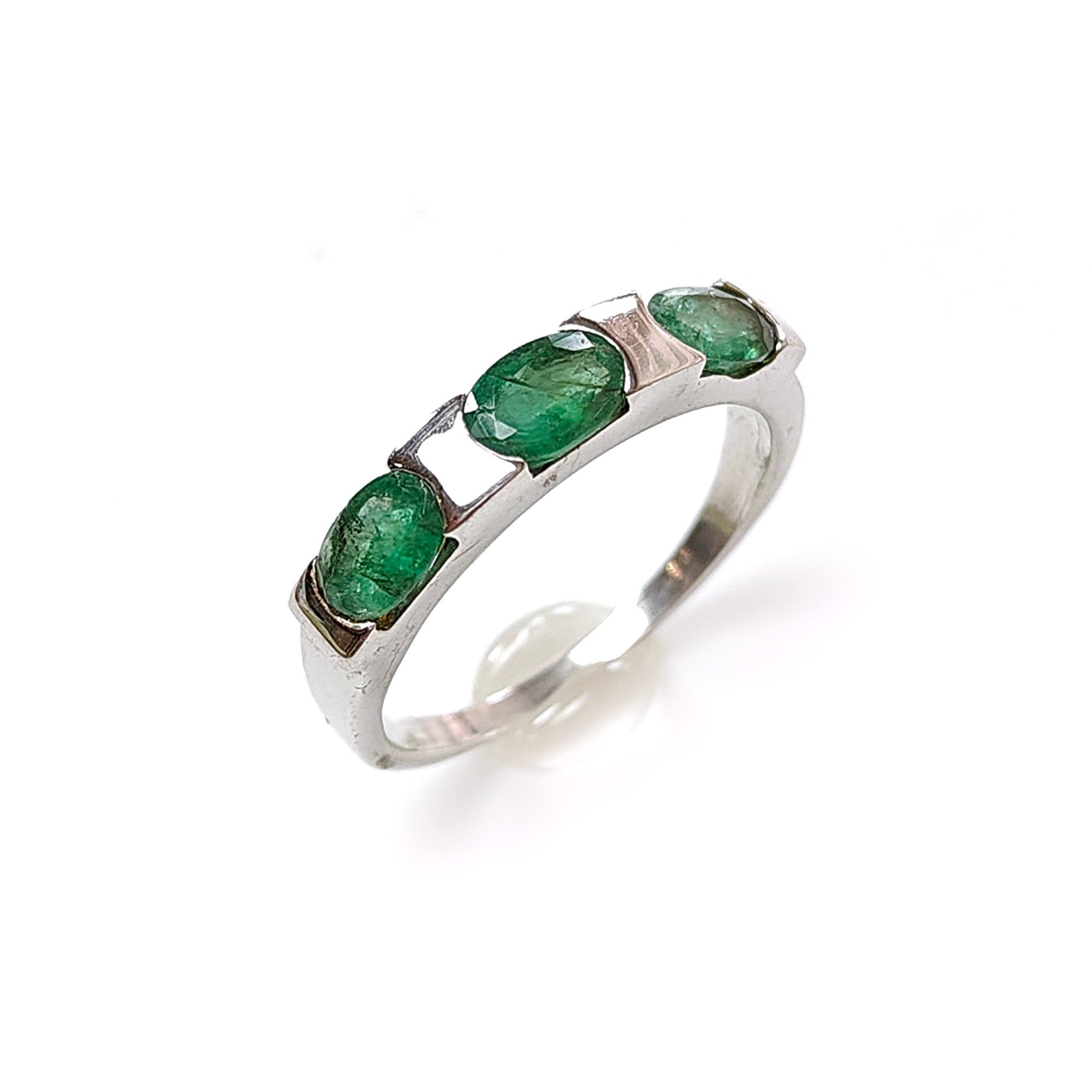 Natural Untreated Emerald Faceted Silver Ring - 2.88gms Oval Cut 925 Sterling Silver Bezel Set Ring Size 7.5 US | Elegant Jewelry for Women, Perfect Gift for Anniversary, Birthday & Special Occasions