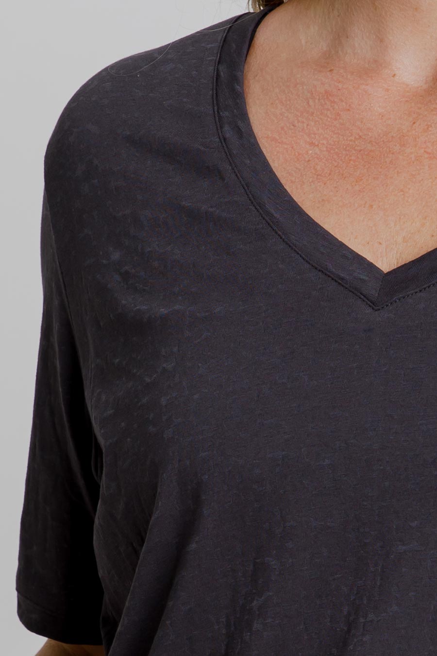 Stylish Burnout Black Pocket T-Shirt for Men & Women - Casual Comfort Fit Tee for Everyday Wear, Outings & Layering