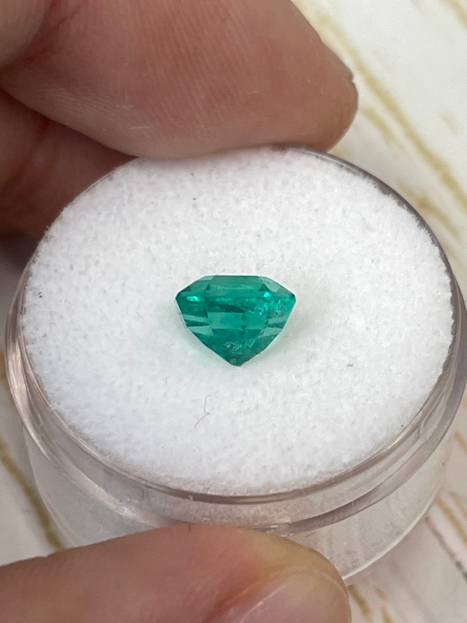 1.79 Carat 7.5x7mm Crystalline Green Asscher Cut Natural Colombian Emerald Gemstone for Jewelry Making - Perfect for Engagement Rings, Earrings & Pendants