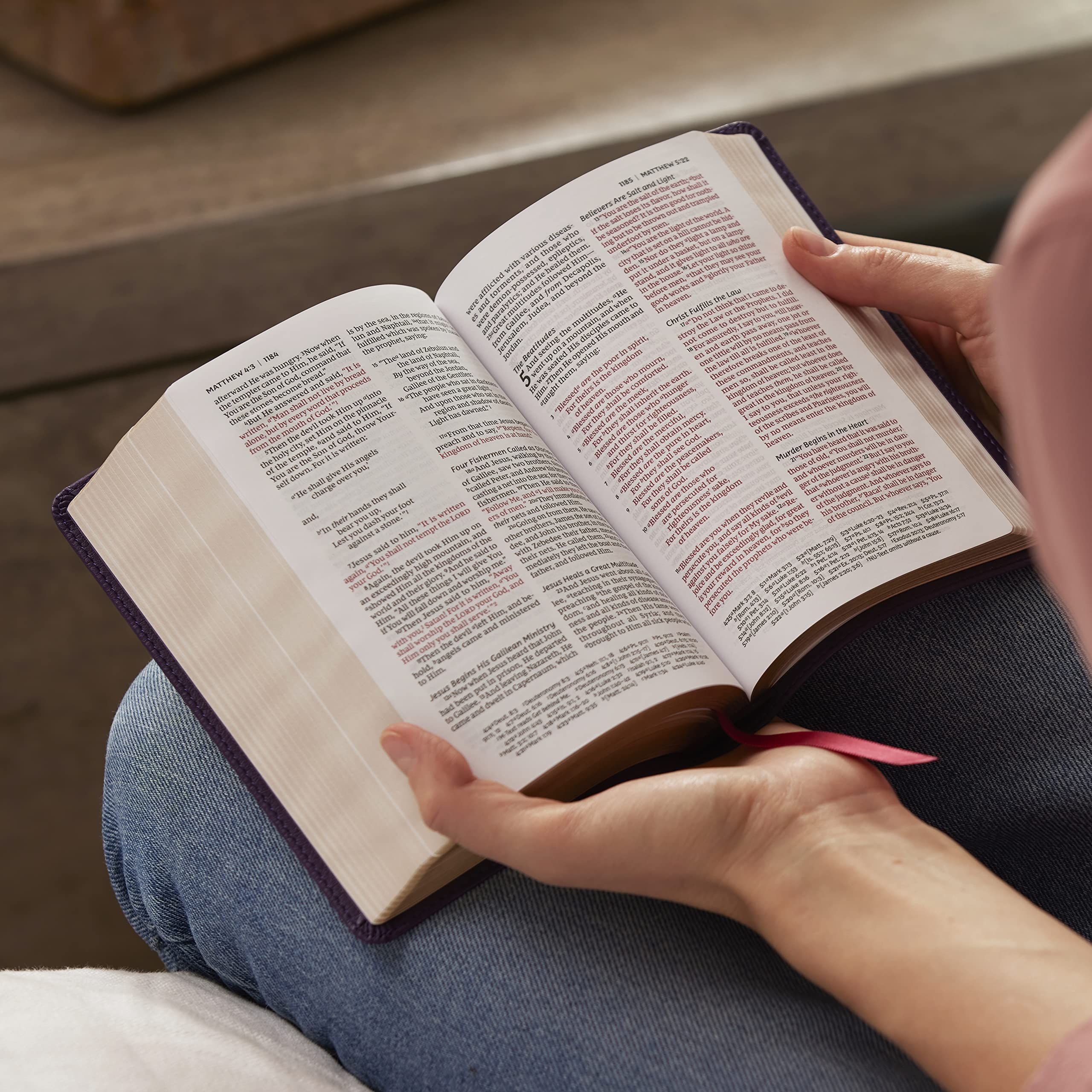 NKJV Compact Bible - Black Leatherflex with Magnetic Flap, Red Letter Text, 43,000 Cross References | Portable Scripture for Travel, Daily Devotion & Gift Giving