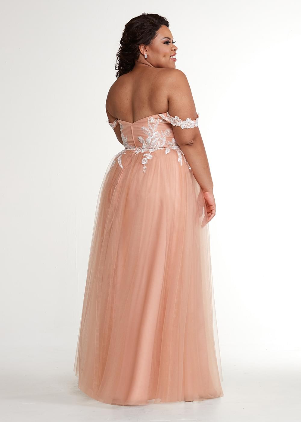 Elegant Off-The-Shoulder Tulle A-Line Bridesmaid Dress with Lace Bodice - Perfect for Weddings, Formal Events & Special Occasions