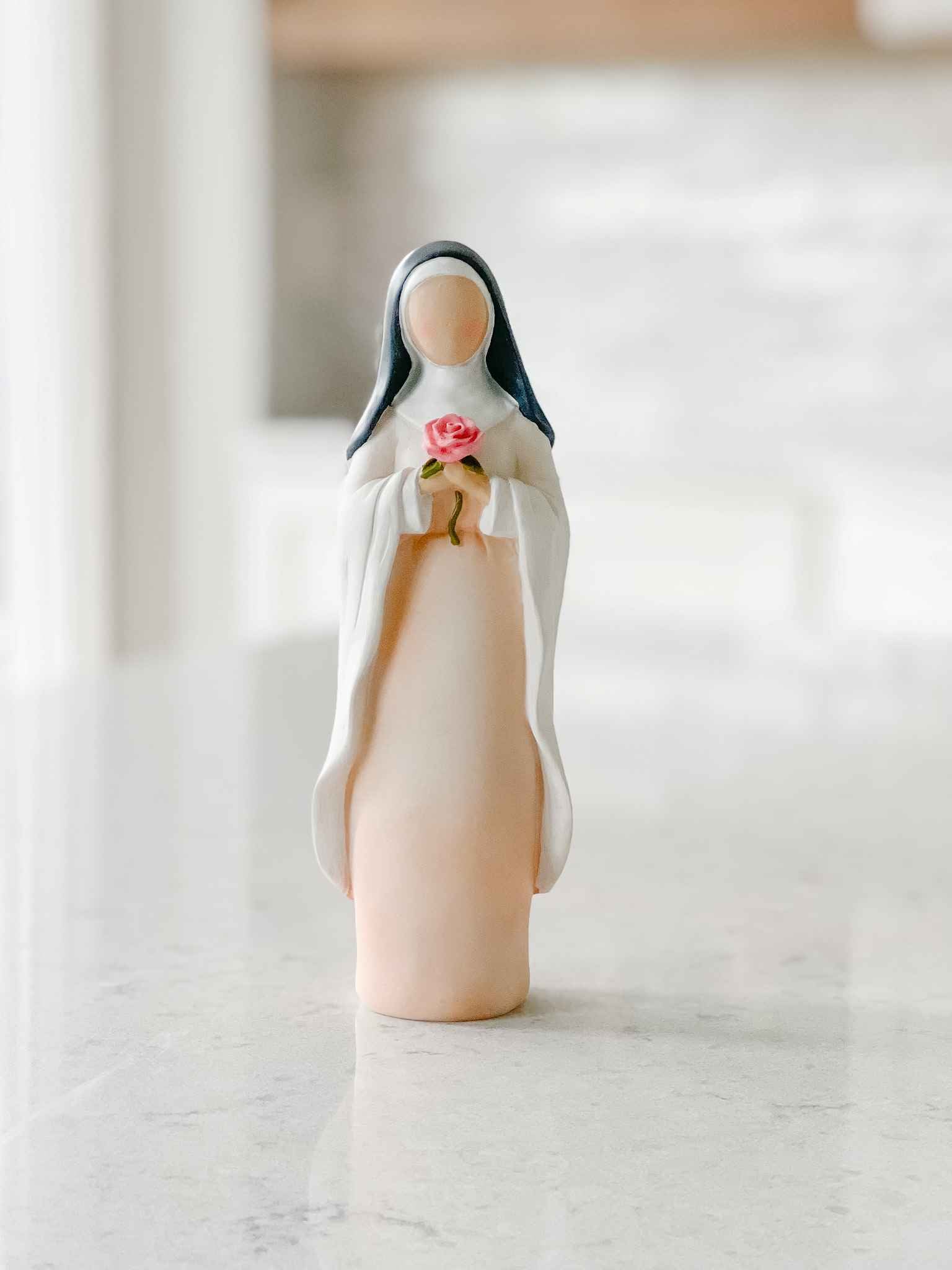 St. Thérèse of Lisieux Statue - Handcrafted Religious Figurine for Home Altar, Catholic Decor & Spiritual Gifts - Perfect for Prayer Spaces & Church Devotion