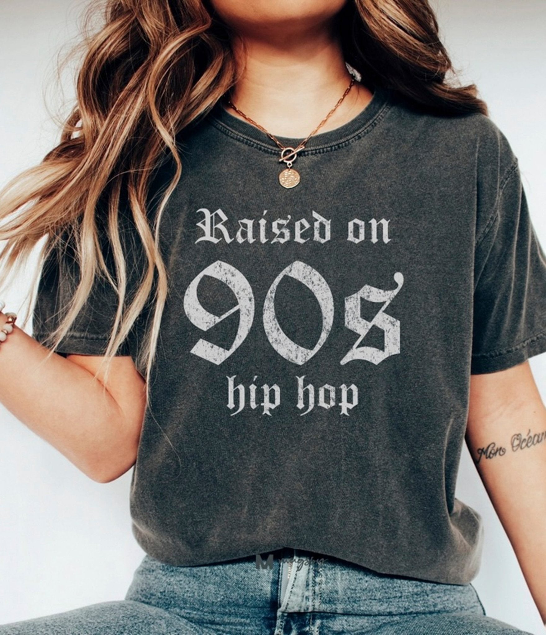 Vintage 90s Hip Hop Graphic T-Shirt - Retro Unisex Tee for Men & Women - Perfect for Concerts, Streetwear & Casual Outfits