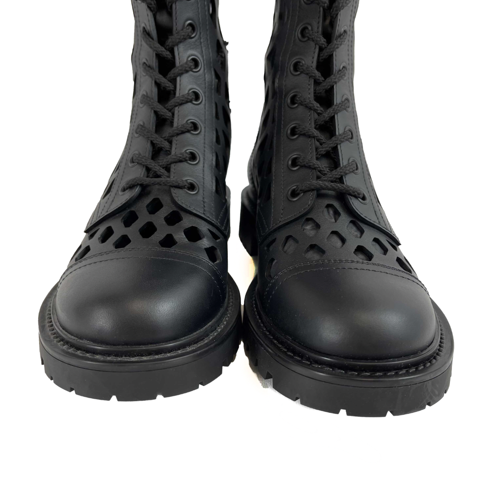 Christian Dior D Trap Black Matte Calfskin High Boots Women's Size 35.5 (US 5.5) - Brand New Luxury Fashion Boots for Evening Parties & Winter Outfits