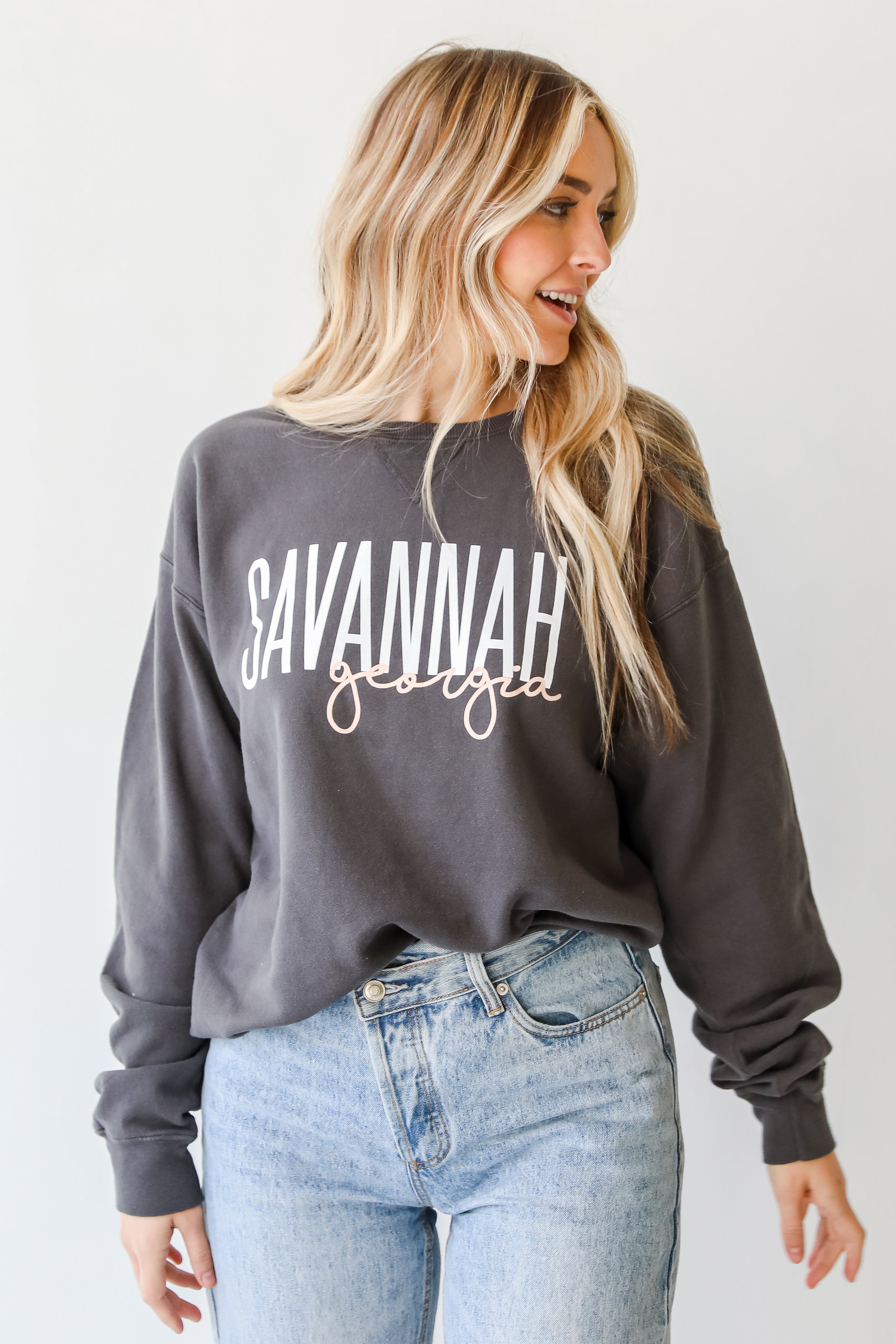 Charcoal Savannah Georgia Script Sweatshirt - Soft Cotton Pullover Hoodie for Men & Women | Perfect for Casual Wear, Travel & Souvenir Gifts