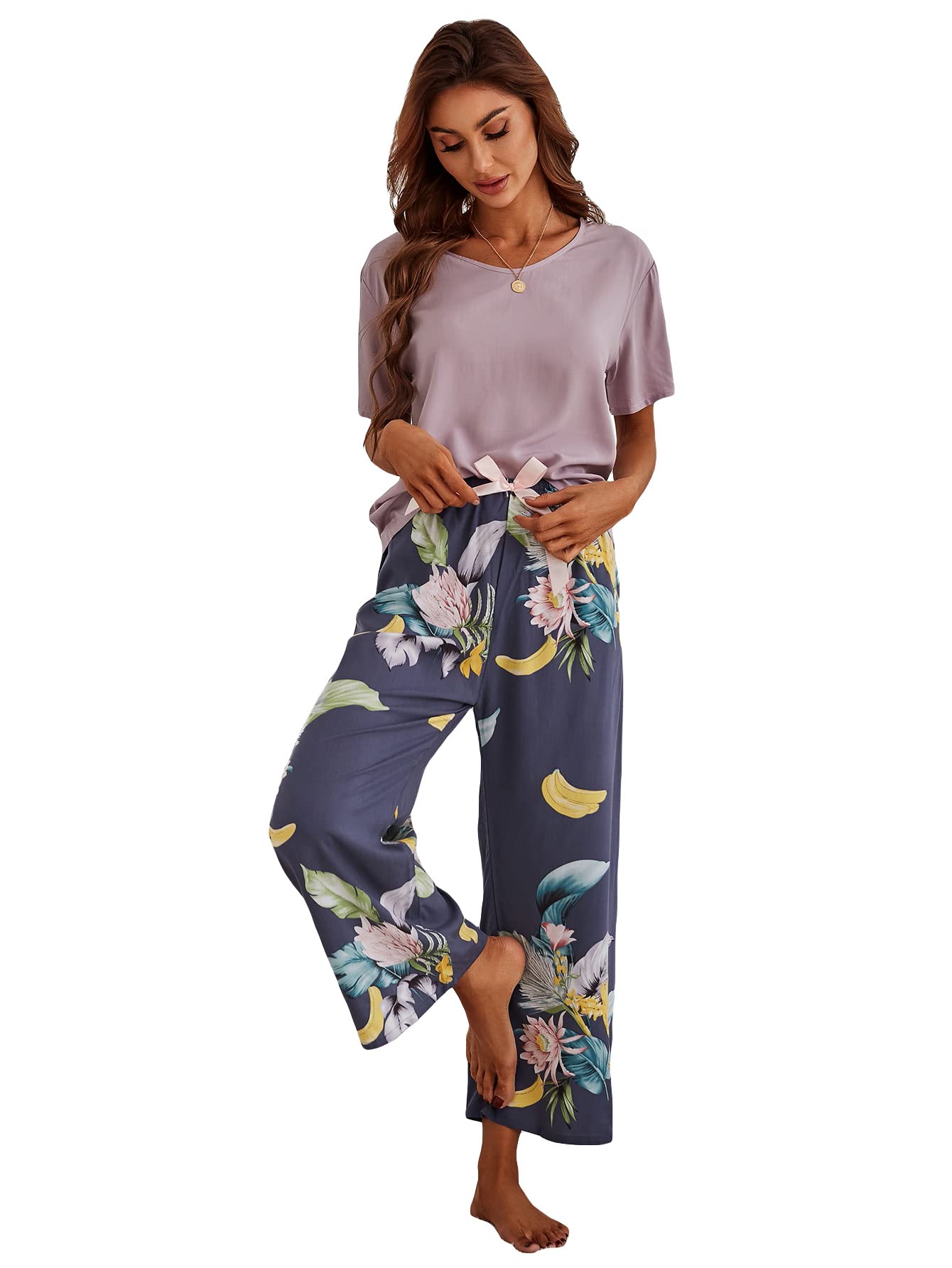 SheIn Women's Sleepwear Set - Soft Short Sleeve Tee Top & Floral Print Lounge Pants 2-Piece Pajama Set for Comfortable Sleep & Relaxing at Home