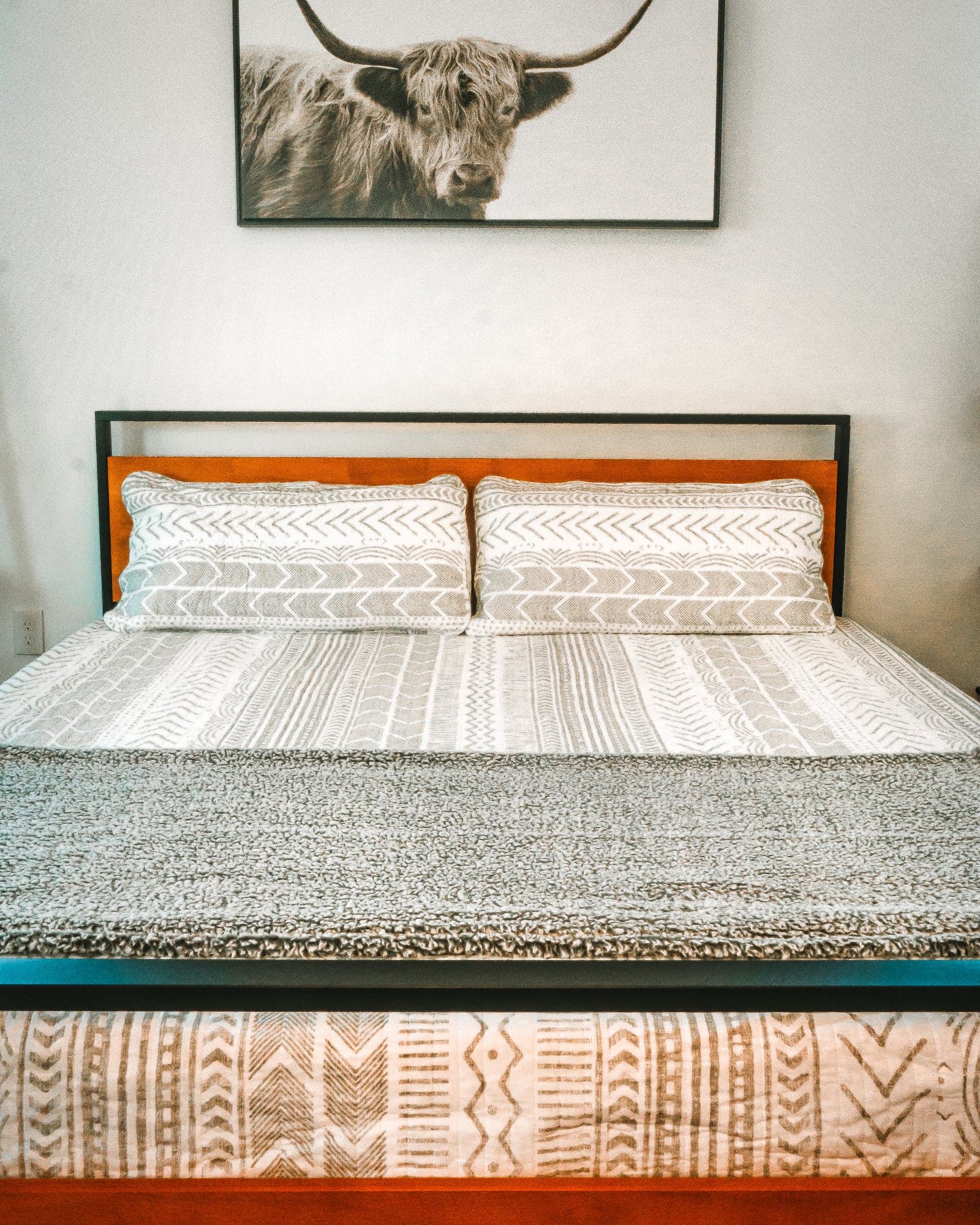 Cozy Hygge Geo Quilt 3-Piece Bedding Set - Soft Geometric Pattern Comforter with Matching Pillow Shams - Perfect for Bedroom, Guest Room & Dorm Decor