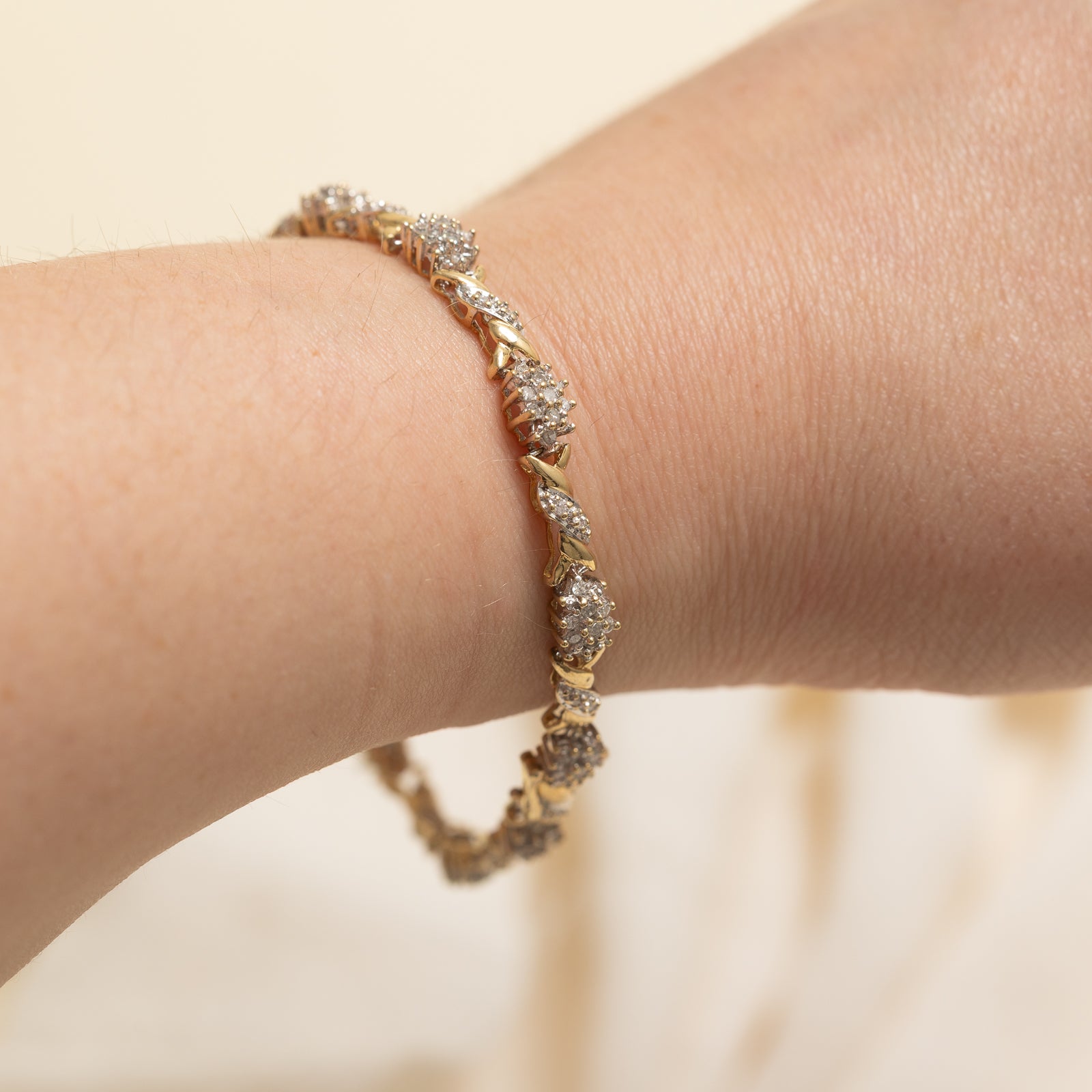 Vintage Diamond Cluster Bracelet - 1.10 Carat Total Weight (CTW) - 7.5 Inches - Elegant Jewelry for Women - Perfect for Weddings, Anniversaries & Special Occasions