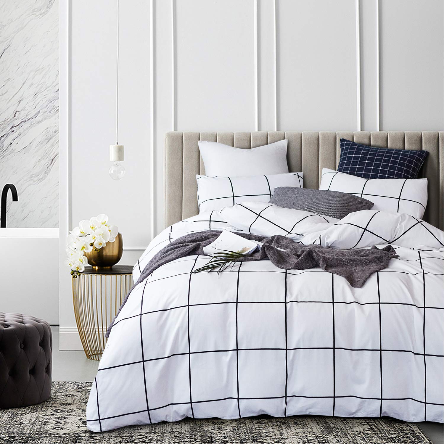 CLOTHKNOW White Plaid Queen Comforter Set - 3 Piece Geometric Bedding Set with Soft Comforter & 2 Pillowcases for Cozy Bedroom Decor | Perfect for Master Bedroom, Guest Room & Dorm