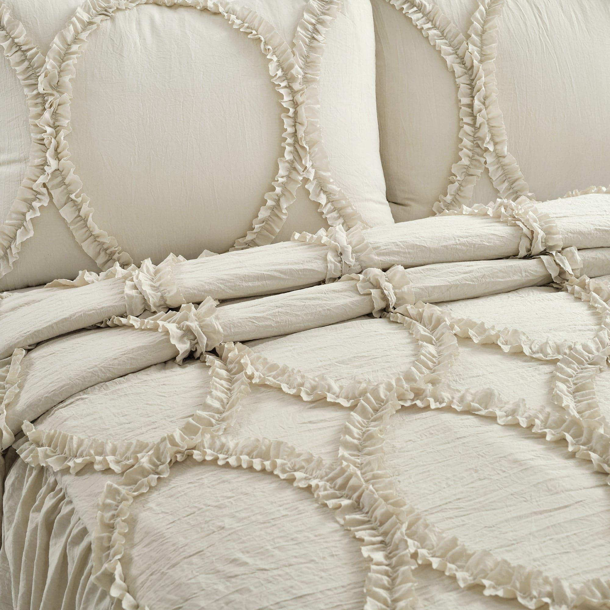 Riviera 3-Piece Bedspread Set - Queen Size Luxury Quilted Coverlet with Matching Pillow Shams - Perfect for Master Bedroom, Guest Room & Hotel Decor
