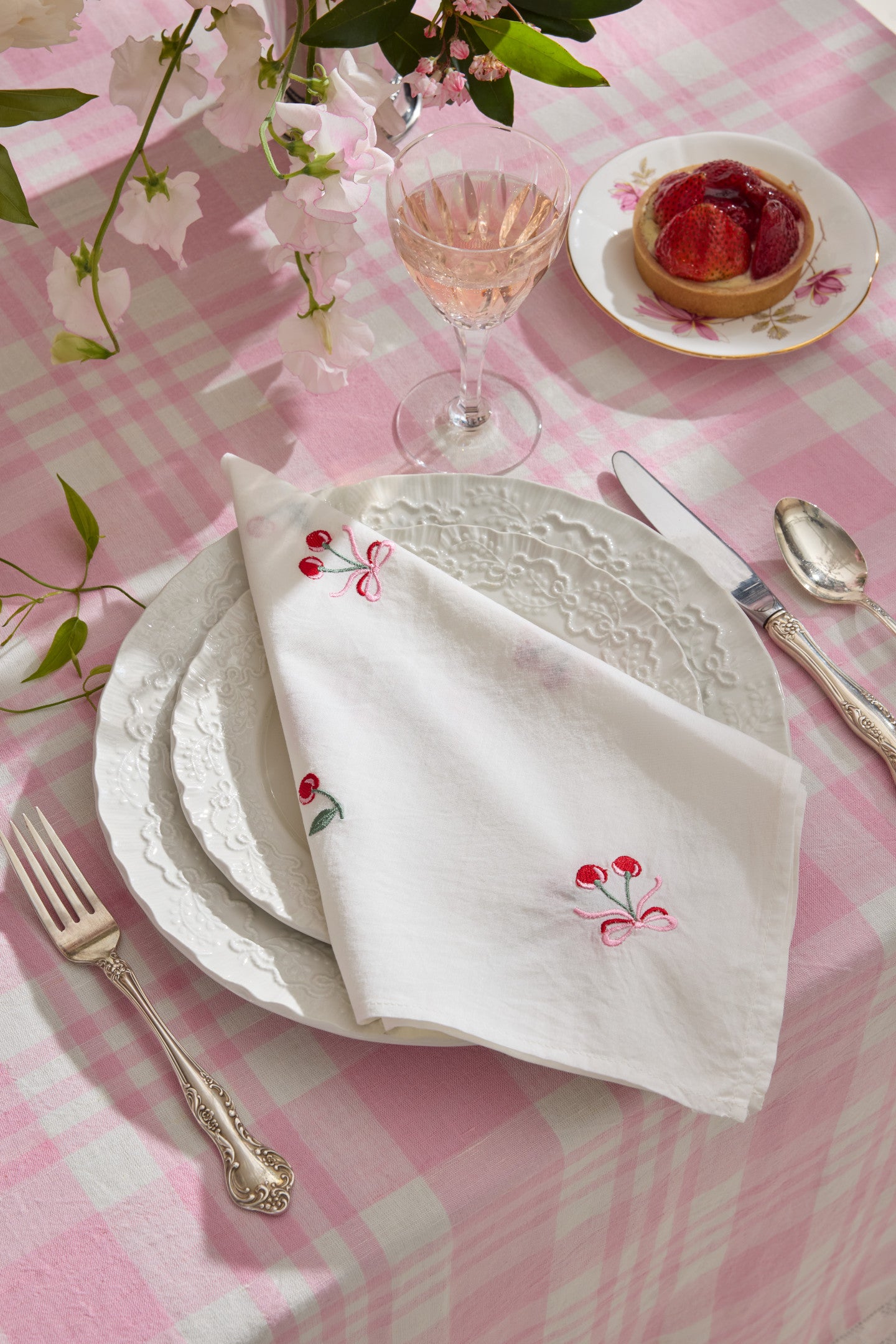 Embroidered Cotton Napkins Set of 4 - Premium Linen Dinner Napkins for Formal Dining & Special Occasions