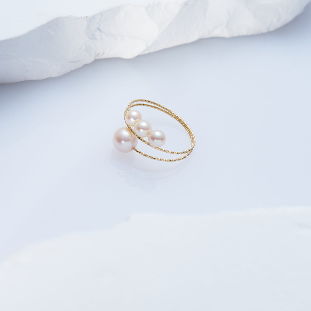 18K Gold Akoya Pearl Ring for Women - Elegant Cream Pearl Jewelry Gift for Wedding, Anniversary & Special Occasions