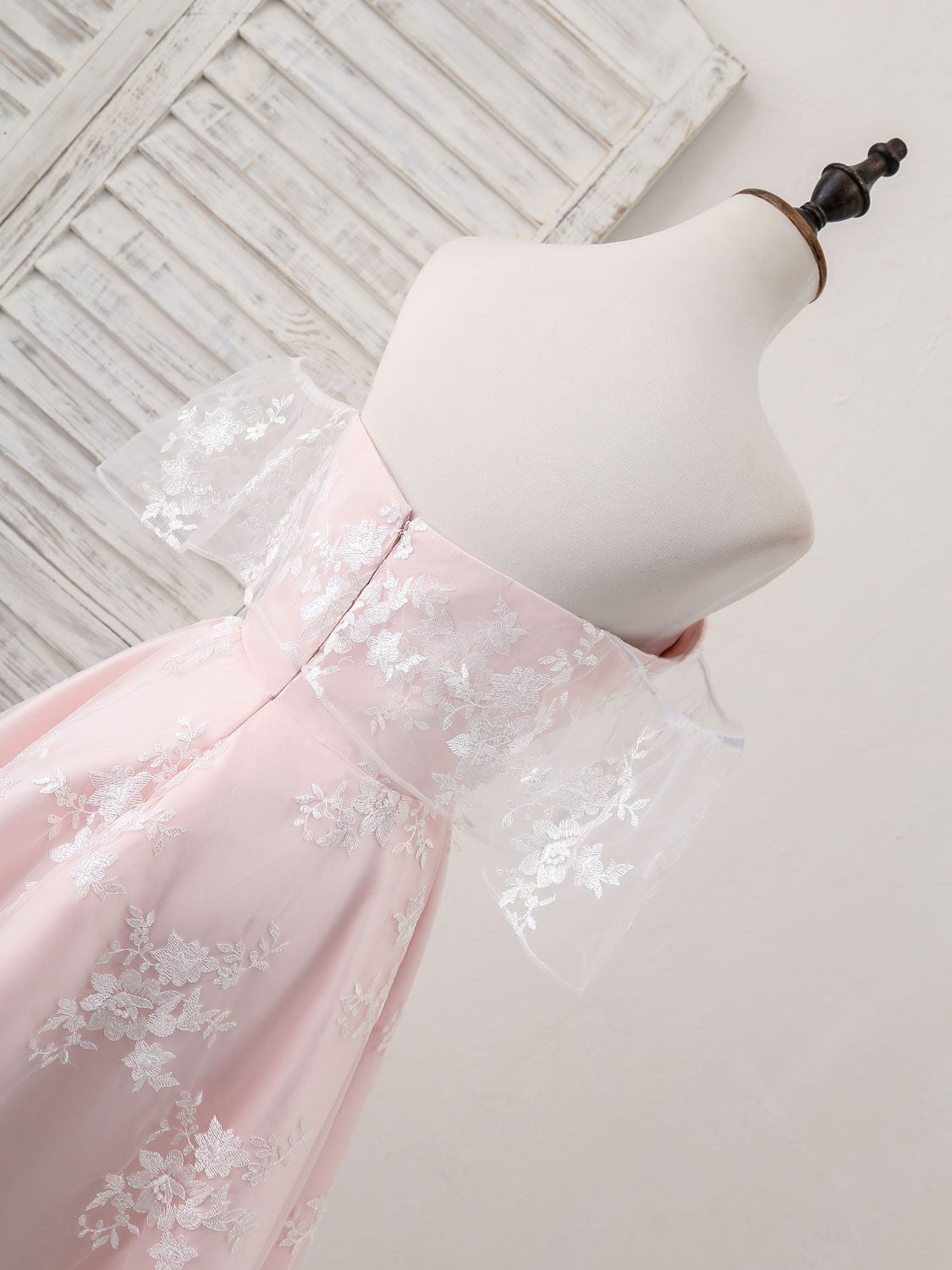 Elegant Pink Tulle Sweetheart Lace Short Prom Dress for Homecoming, Party, and Special Occasions | Flirty A-Line Mini Dress for Teens and Juniors