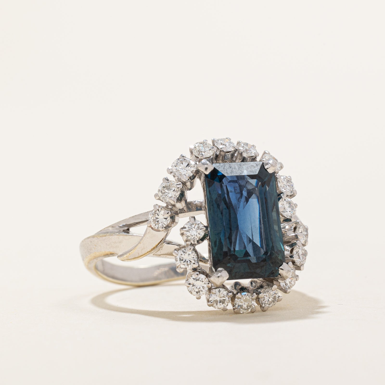 Natural Unheated Bi-Color Sapphire & Diamond Engagement Ring | 4.08ct Oval Cut | 0.54ctw Diamond Accents | Size 5.75 | Vintage Inspired Bridal Jewelry for Proposal, Wedding & Anniversary Gifts