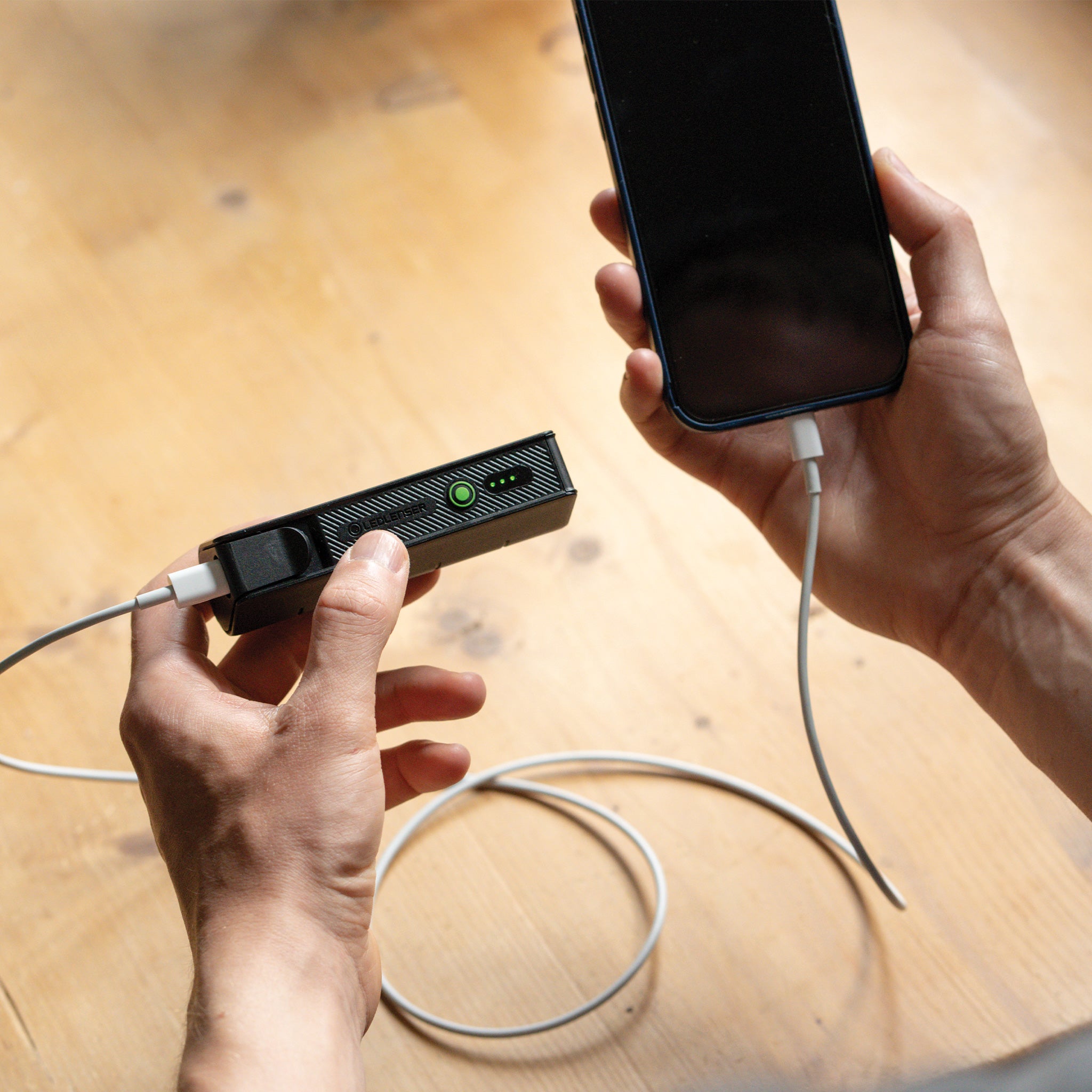 Powerbank Flex5 10000mAh Portable Charger - Fast Charging, High Capacity, Durable - Perfect for Travel, Camping, and Emergency Power Backup