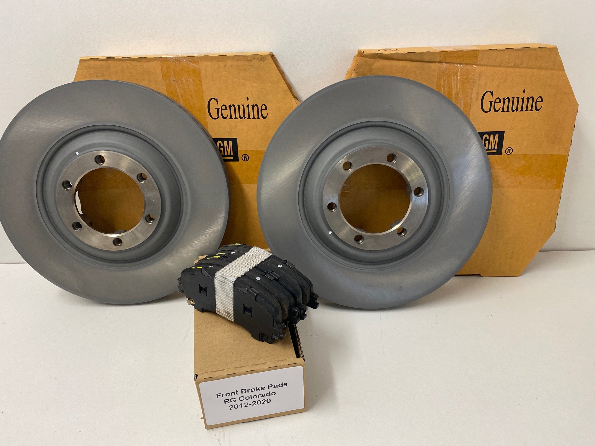 Genuine Holden RG Colorado Front Brake Rotor and Brake Pads Kit (2012-2016) - Perfect for Off-Roading & Heavy-Duty Towing