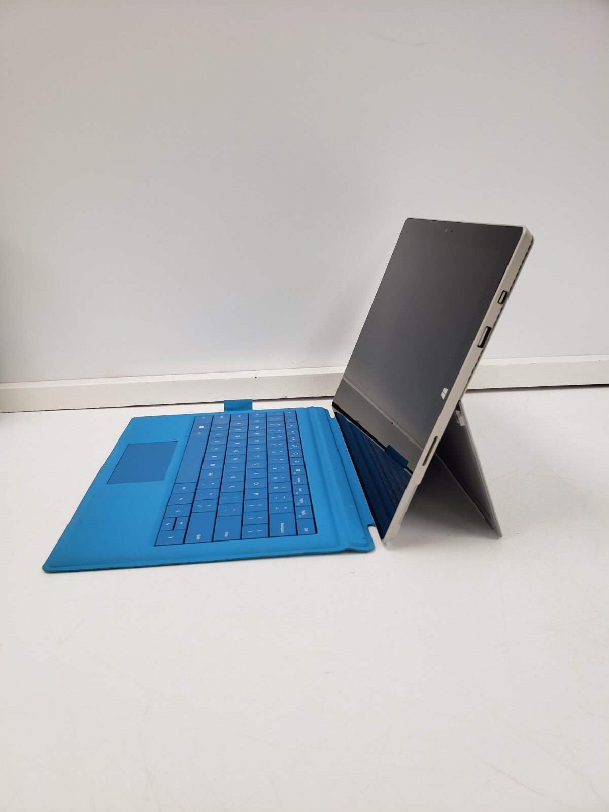 Microsoft Surface Pro 7 (Model 1631) - 12.3