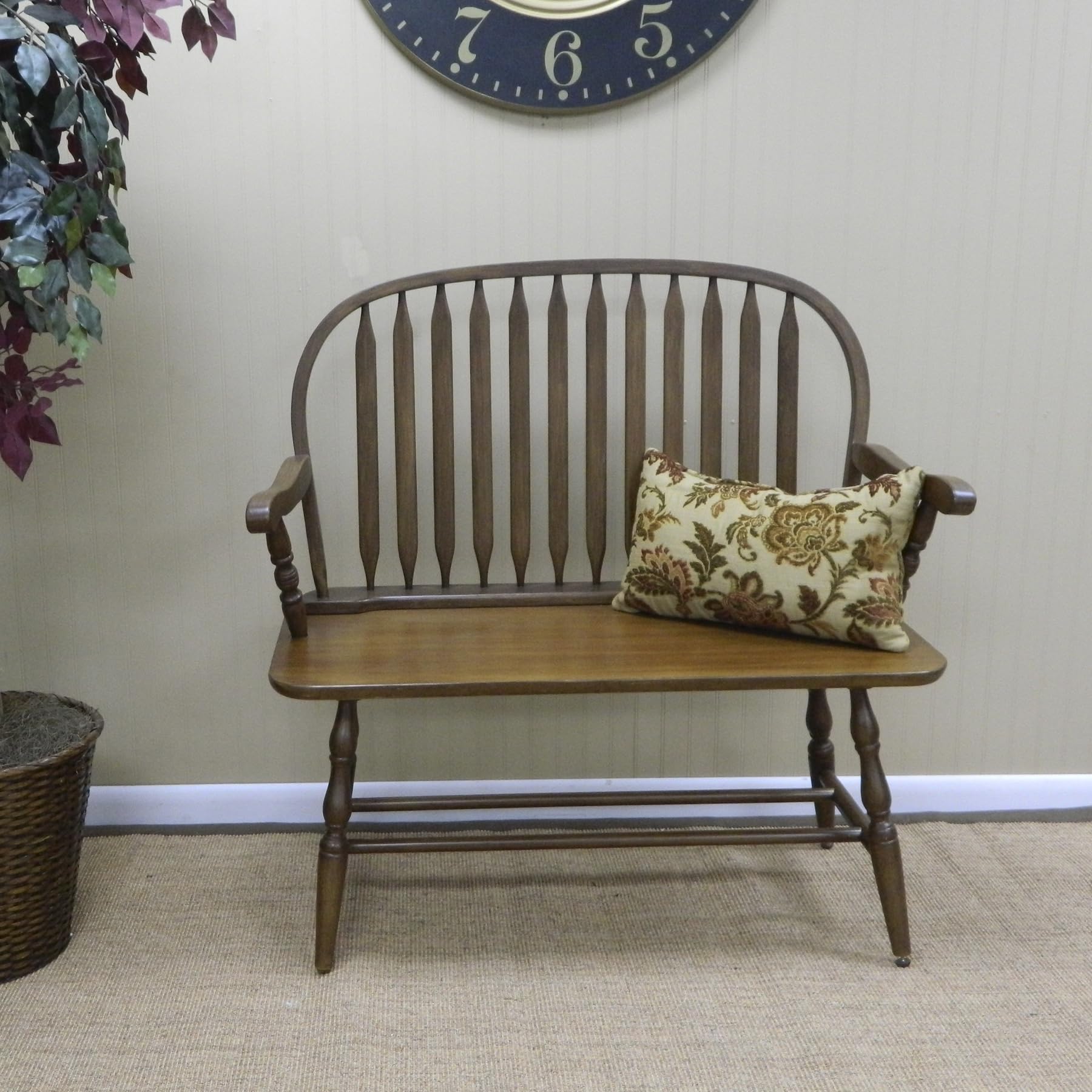 American Oak Windsor Living Room Bench - Stylish & Durable Seating for Living Rooms, Entryways & Bedrooms