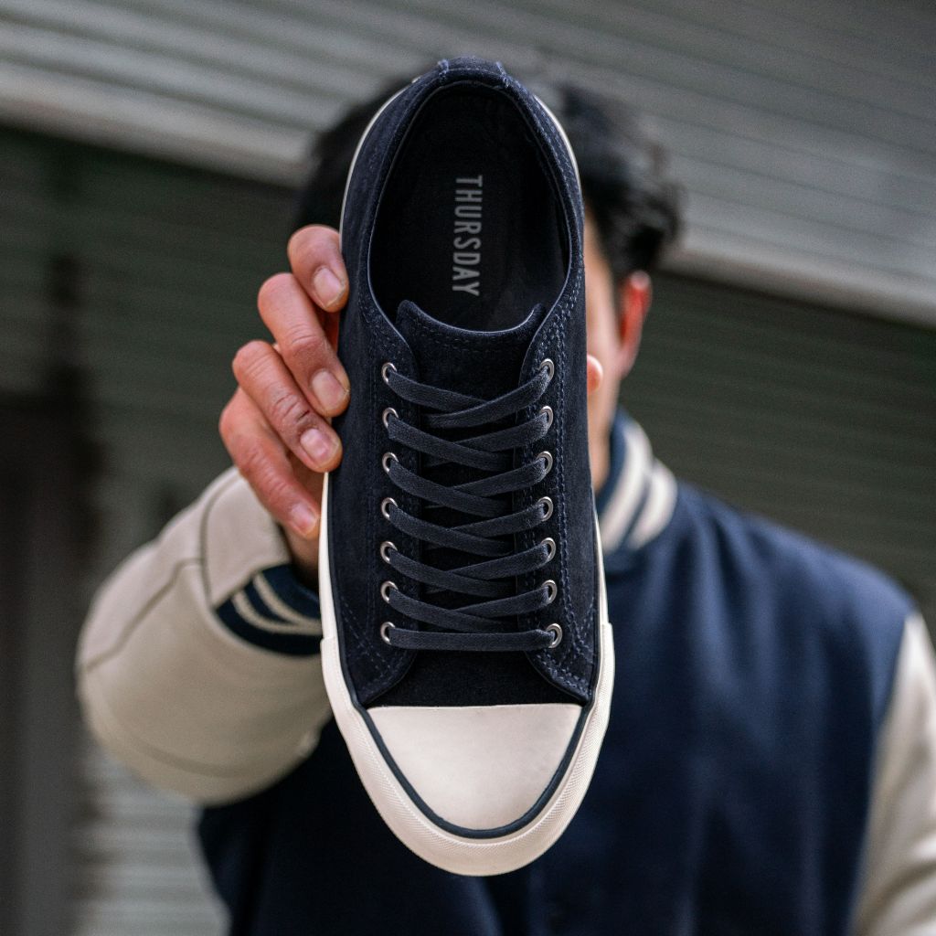 Vintage Style Low Top Sneakers for Men & Women - Navy Blue Retro Casual Shoes | Perfect for Streetwear, Everyday Fashion & Urban Lifestyle