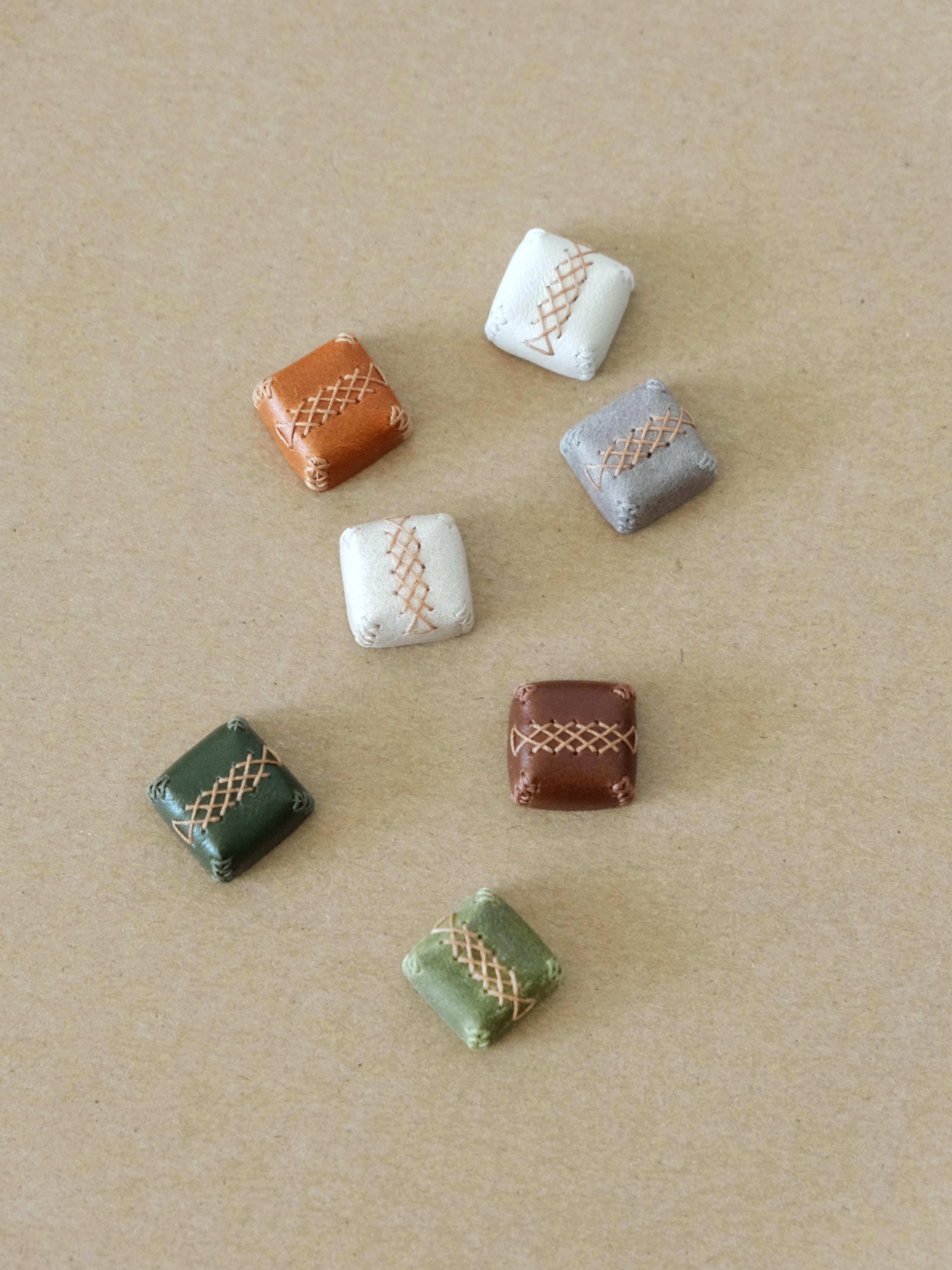 Premium Leather Personalized Keycaps - Hand-Stitched Retro Artisan Keycaps for Mechanical Keyboards | Durable & Stylish Keyboard Accessories for Gaming, Typing & Office Use