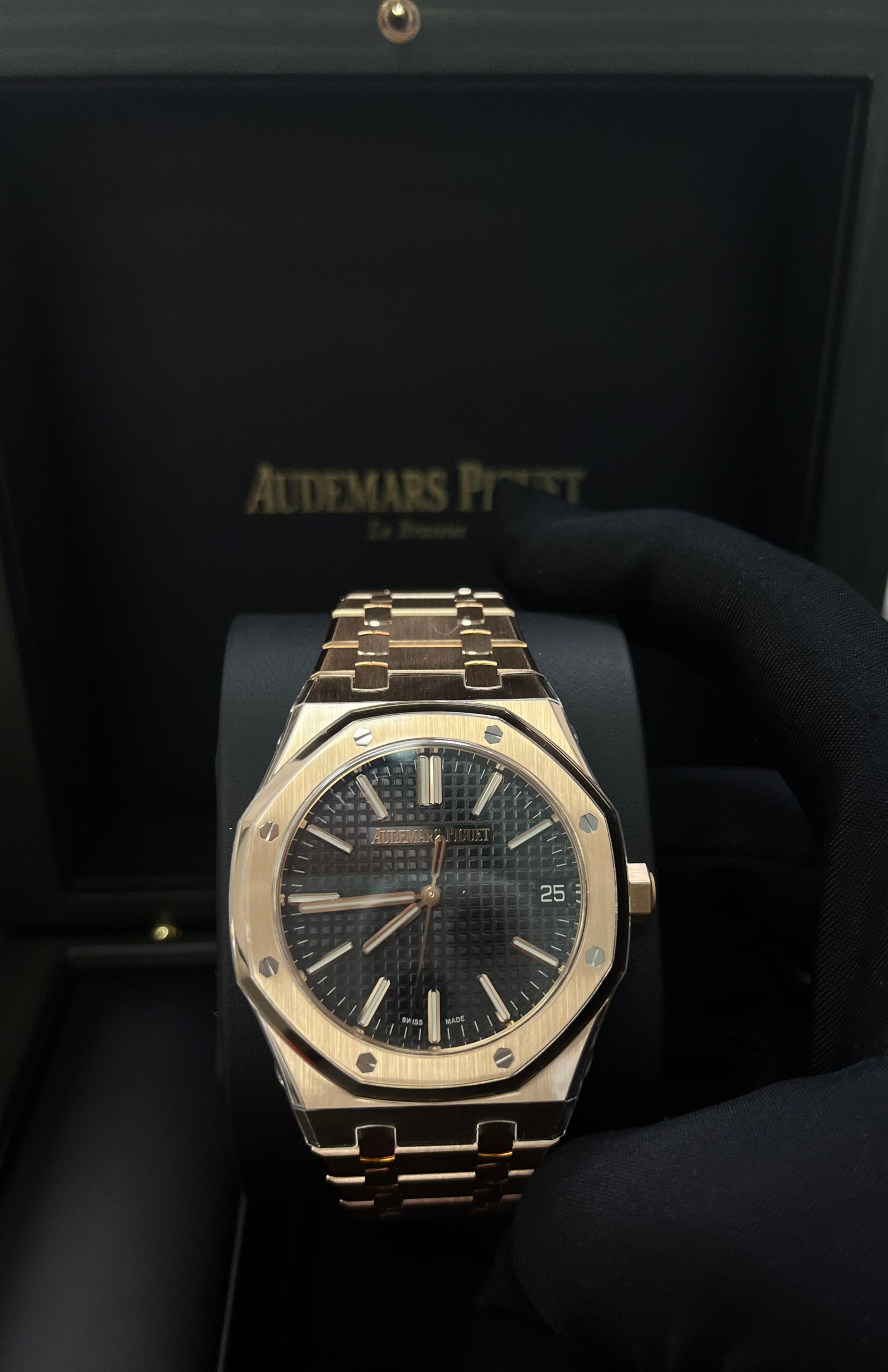Audemars Piguet Royal Oak 41mm Rose Gold Watch 15510OR.OO.1320OR.04 - 2023 New Model with Black Dial | Luxury Timepiece for Business Meetings, Special Occasions & Collector's Display