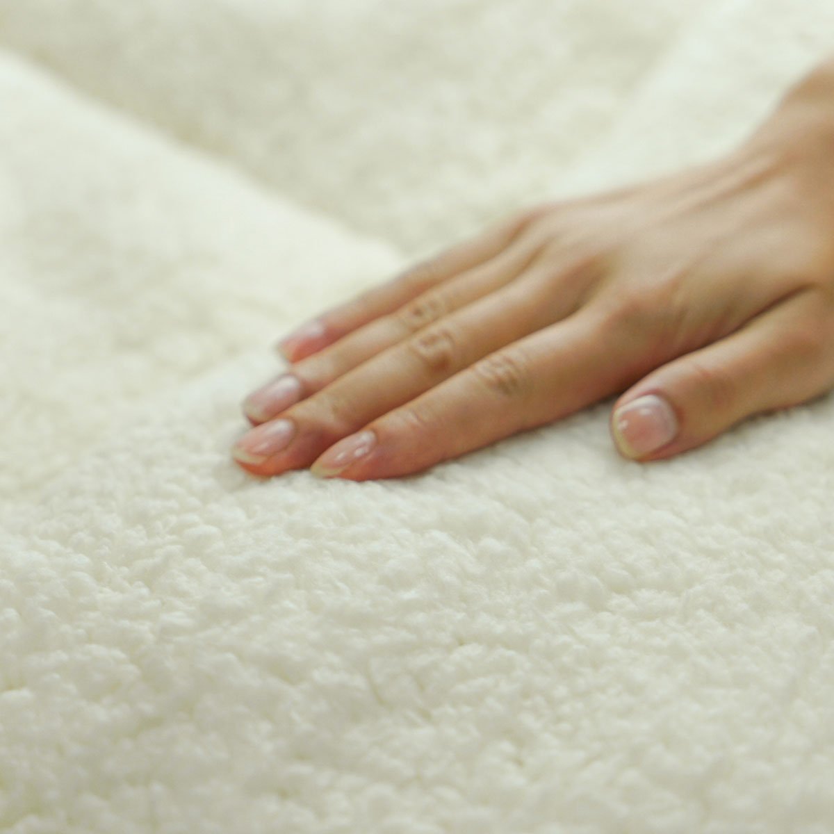 1600GSM Sherpa Winter Mattress Topper Single - Ultra Plush Fleece Bed Topper for Cold Weather, Warm & Cozy Sleeping Solution for Winter Nights - Perfect for Guest Beds, Dorms, and Seasonal Comfort