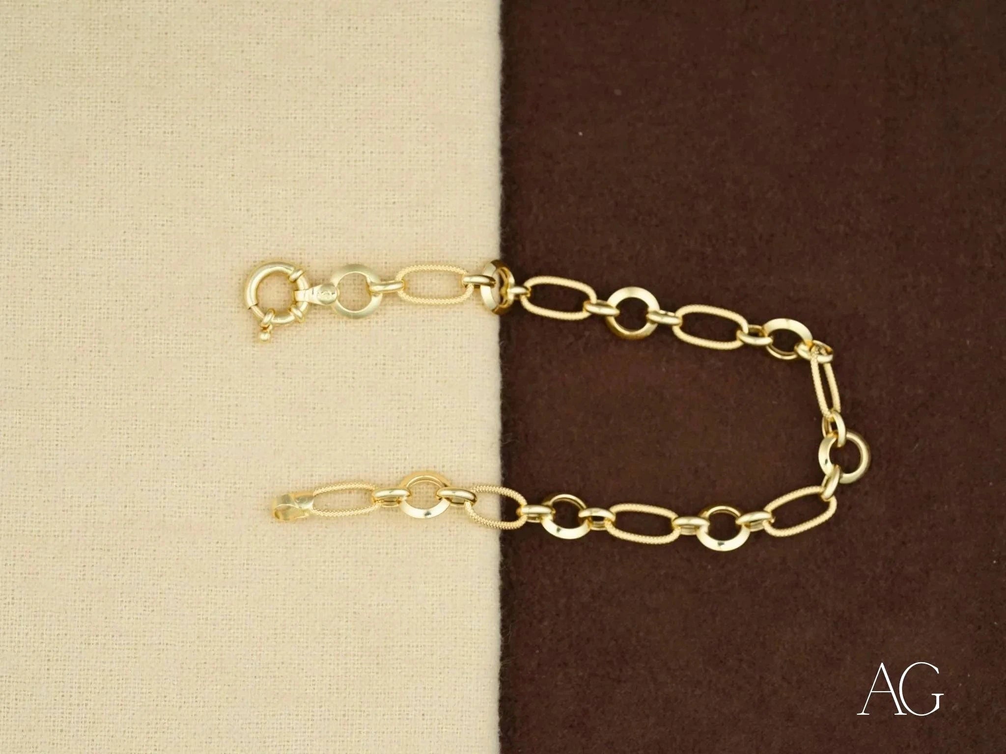 18K Gold Bracelet for Women - Elegant & Sophisticated Art Jewelry - Perfect for Weddings, Parties & Special Occasions
