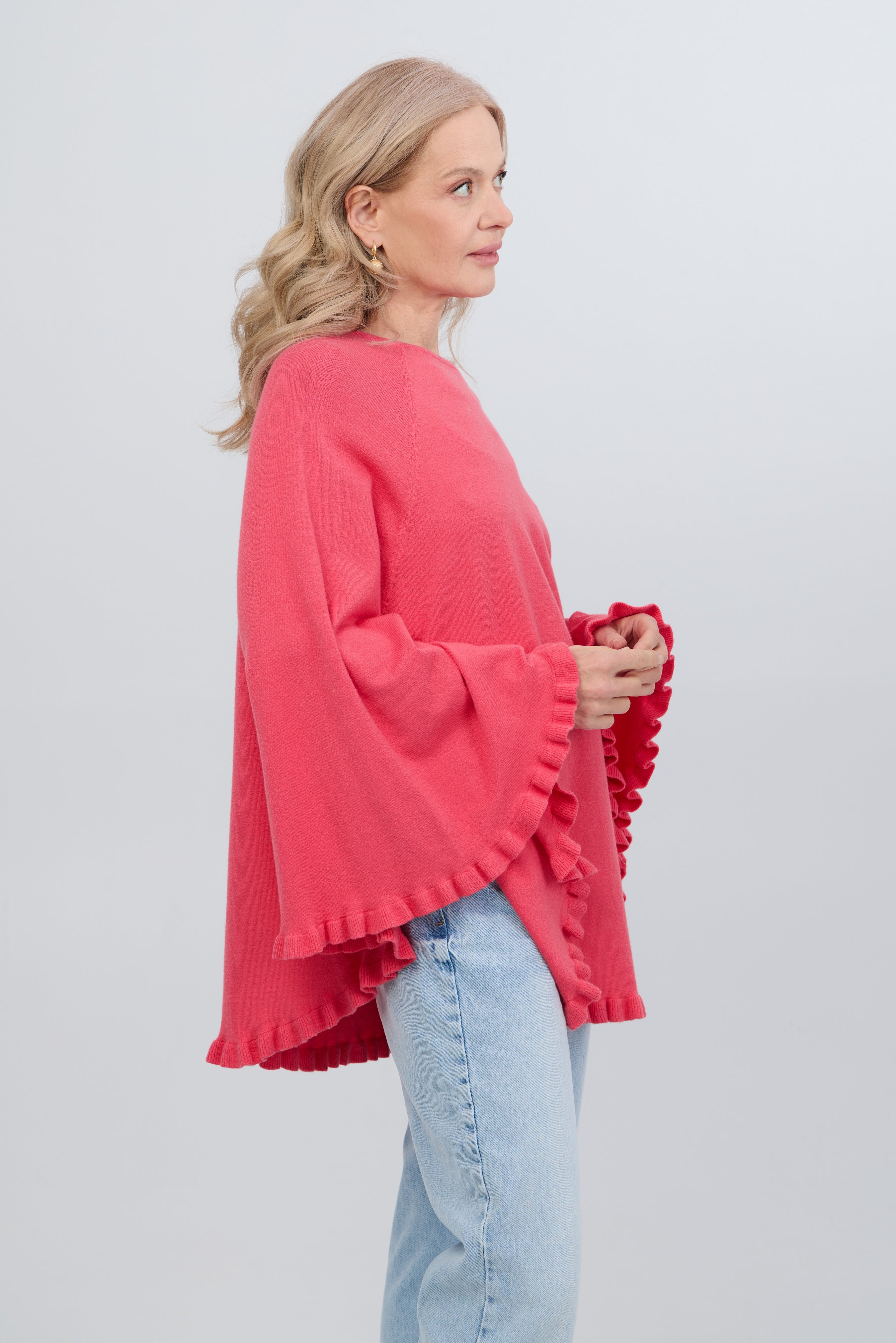 Elegant Ruffled Hem Poncho for Women - Soft & Stylish Wrap Shawl for Fall & Winter - Perfect for Casual Outings, Office Wear & Evening Events