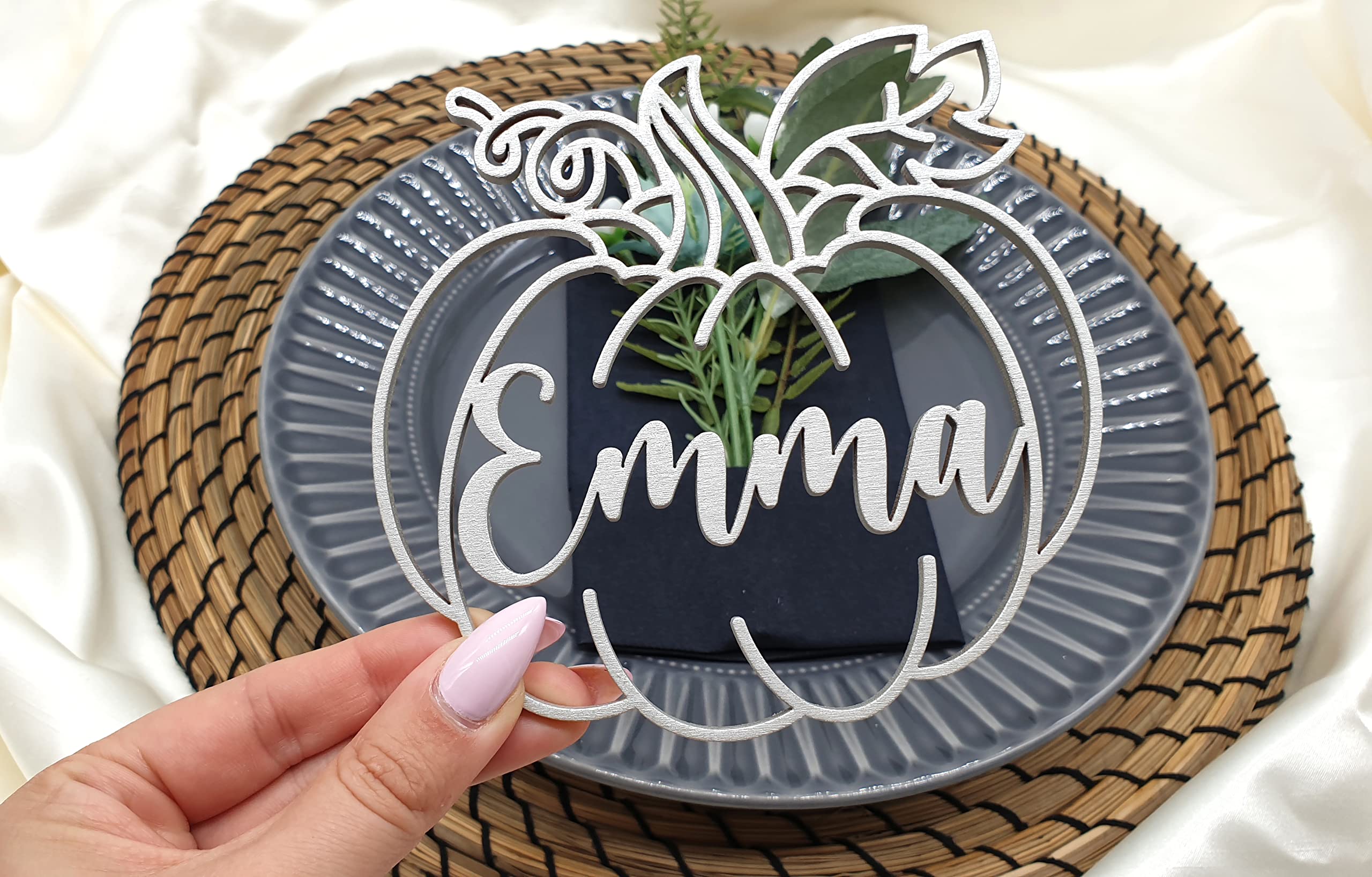 Custom Thanksgiving Place Cards - Personalized Pumpkin Dinner Place Settings & Wooden Escort Cards for Fall Weddings & Holiday Table Decor | Perfect for Autumn Celebrations, Dinner Parties & Seasonal Centerpieces