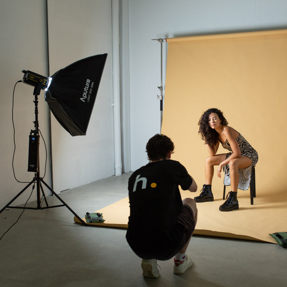 Aputure 60x90cm Photography Light Box with Grid & Carry Bag - Professional Softbox for Studio, Product, and Portrait Photography (Demo Stock) - Perfect for YouTube, TikTok, and E-commerce Product Shoots