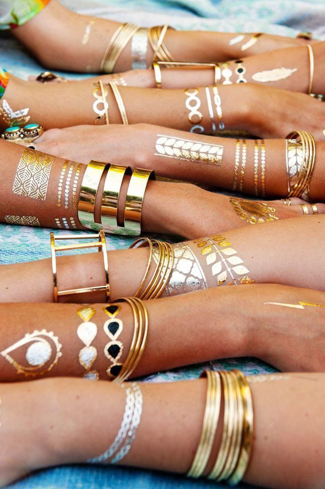 3D Metallic Temporary Tattoos - Gold & Silver Body Art Stickers for Arms & Wrist - 21x10CM Waterproof Fake Tattoos (1PC) - Perfect for Parties, Festivals and Costume Events