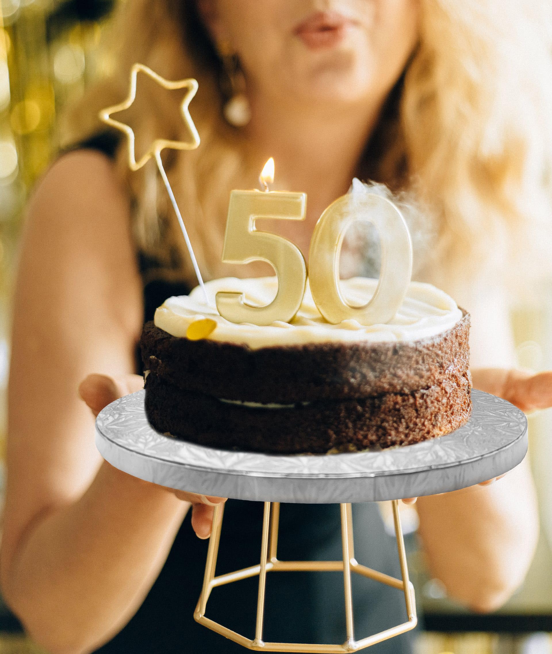 14 Inch Round Silver Cake Drums (4-Pack) - 1/2 Inch Thick Greaseproof Cake Boards with Banner Topper for Multi-Tiered Wedding, Birthday & Anniversary Cakes - Perfect for Professional Baking & Cake Decorating