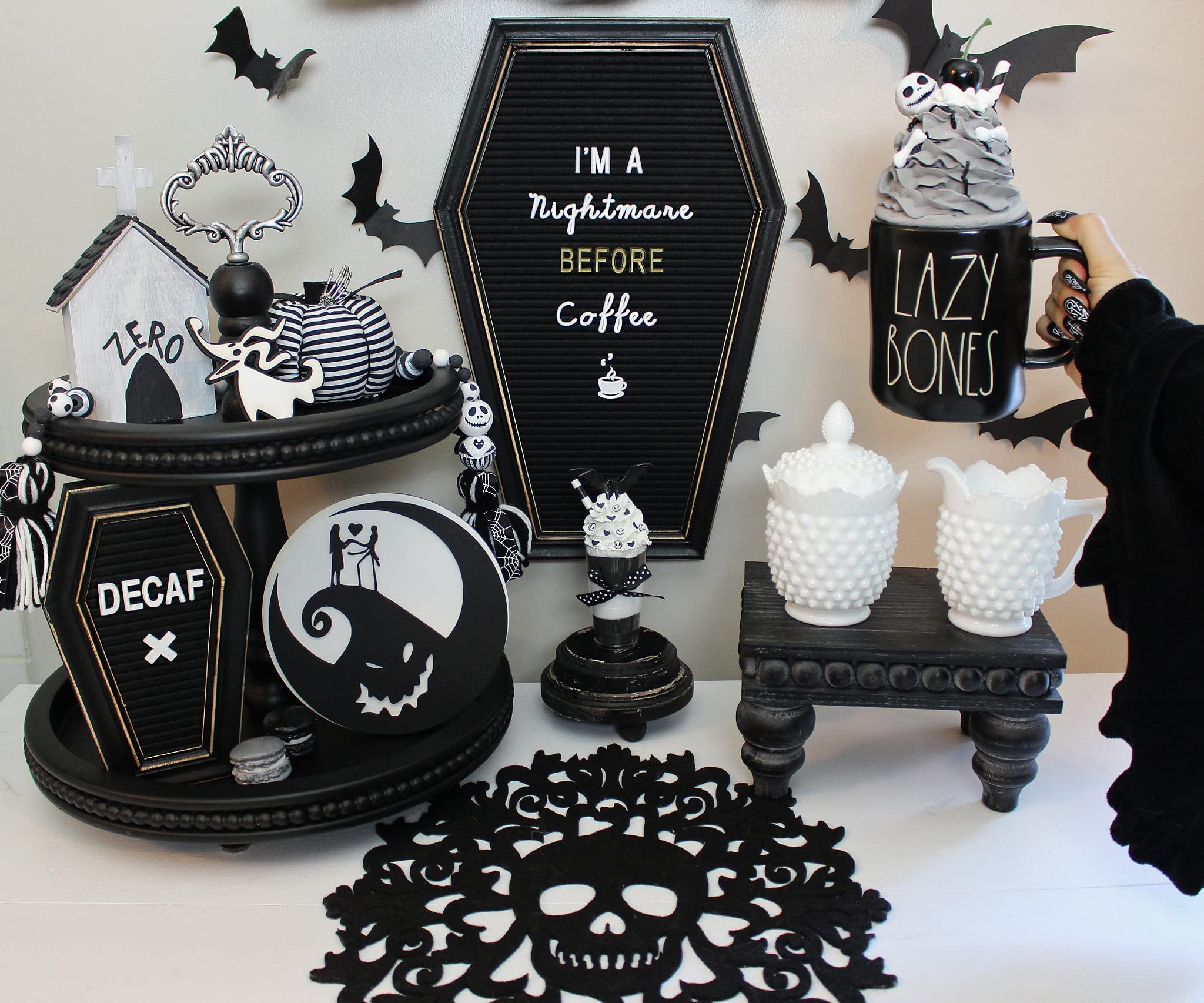 Gothic Coffin Letter Board Sign Set (Large & Mini) - Changeable Word Board for Witchy & Emo Room Decor, Black Aesthetic Home Pin Board - Perfect for Halloween, Gothic Bedrooms & Dark Themed Parties