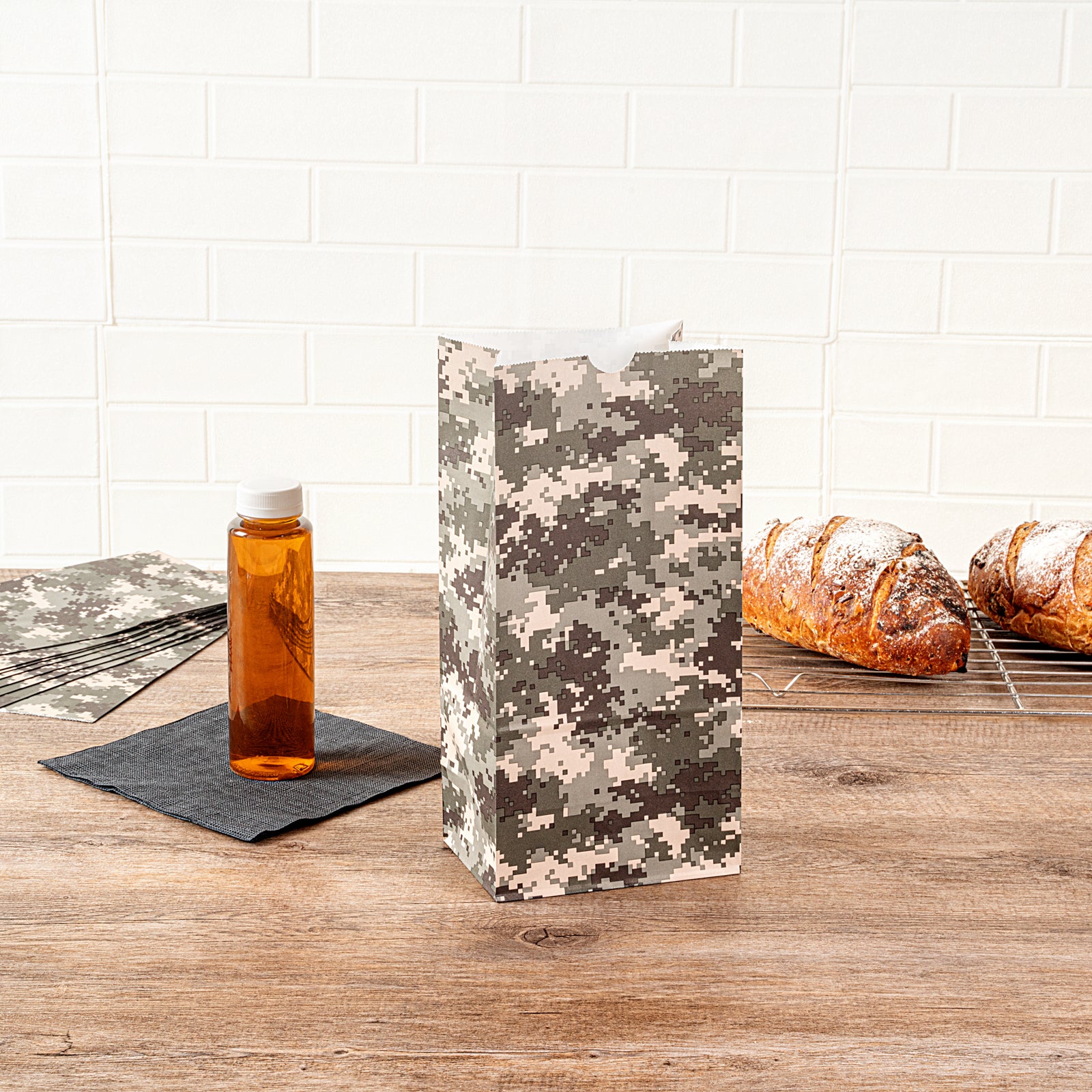 Camouflage Paper Bags 8 lb - 6 x 4 x 11.75 Inches - 100 Count Box - Heavy Duty Kraft Gift Bags for Hunting, Camping & Outdoor Adventures