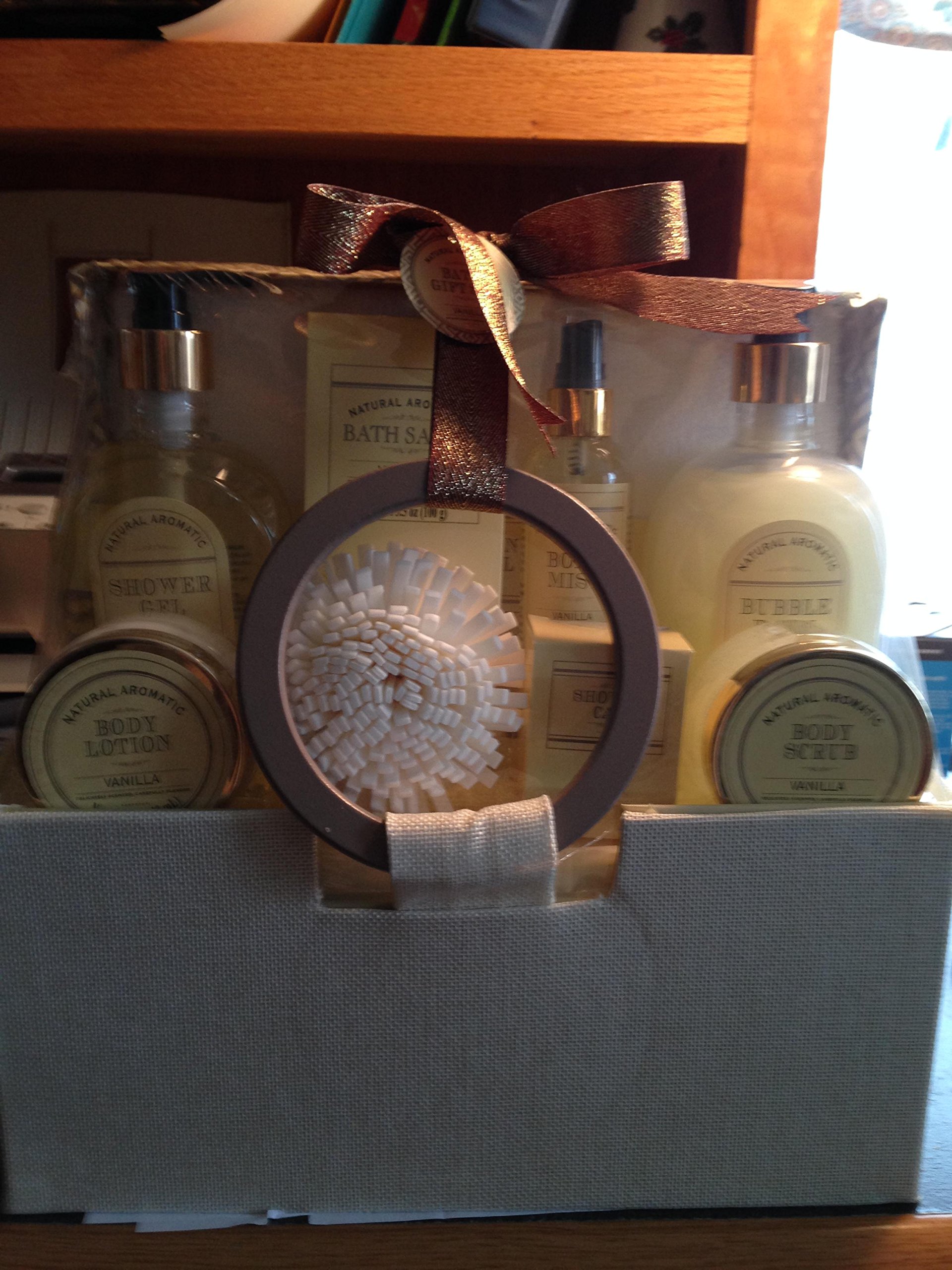 Vanilla Scented Bath Gift Set - 6 Piece Luxury Spa Collection for Relaxation & Self Care - Perfect for Birthdays, Holidays & Gifts