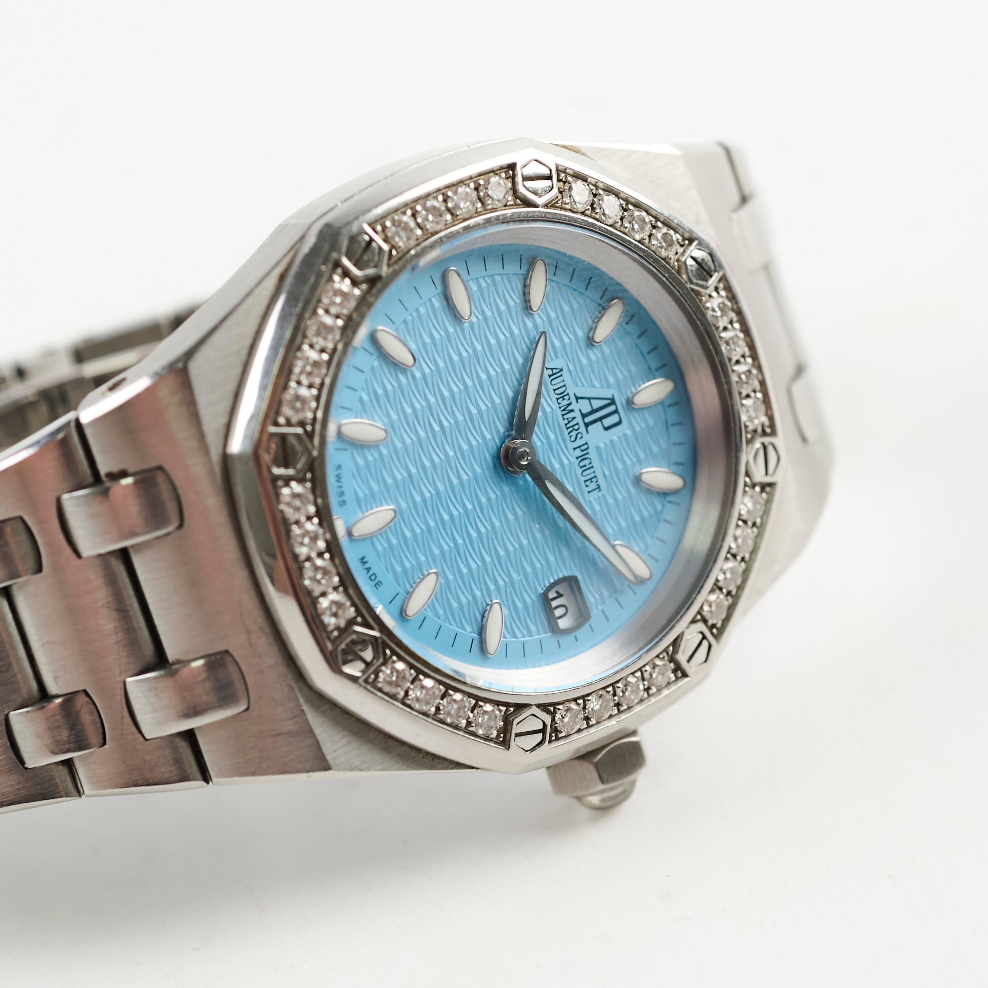 Audemars Piguet Royal Oak Lady Watch 67601ST 33MM Blue Dial - Luxury Women's Stainless Steel Watch with Blue Face - Perfect for Business, Gala & Special Occasions