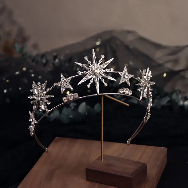 Sparkling Star Tiara Crown for Wedding, Prom & Birthday - Elegant Bridal Headband Jewelry for Queen, Bride & Bridesmaids - Perfect for Weddings, Proms, Pageants & Special Occasions