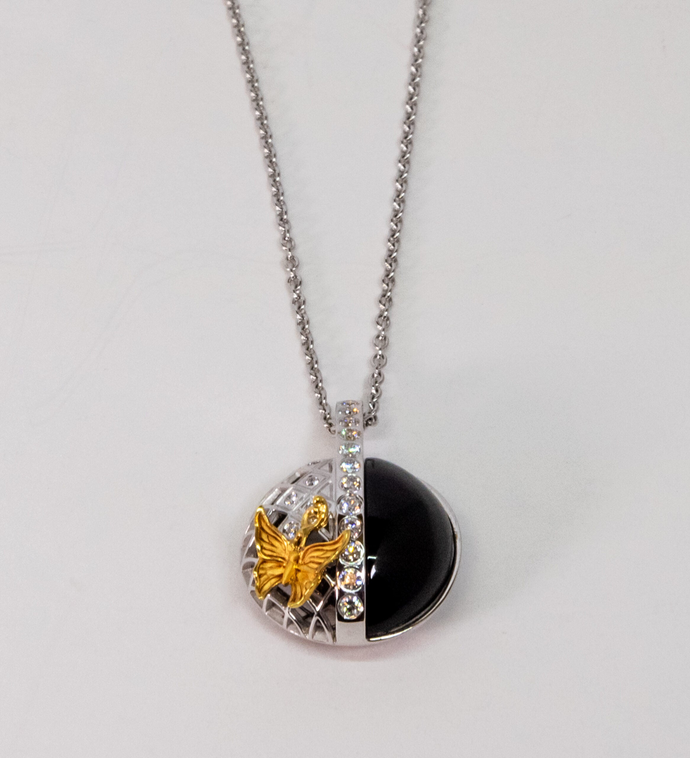 Carrera Y Carrera 18K White Gold Diamond Pendant Necklace - Elegant Jewelry Gift for Women, Perfect for Weddings, Anniversaries & Special Occasions