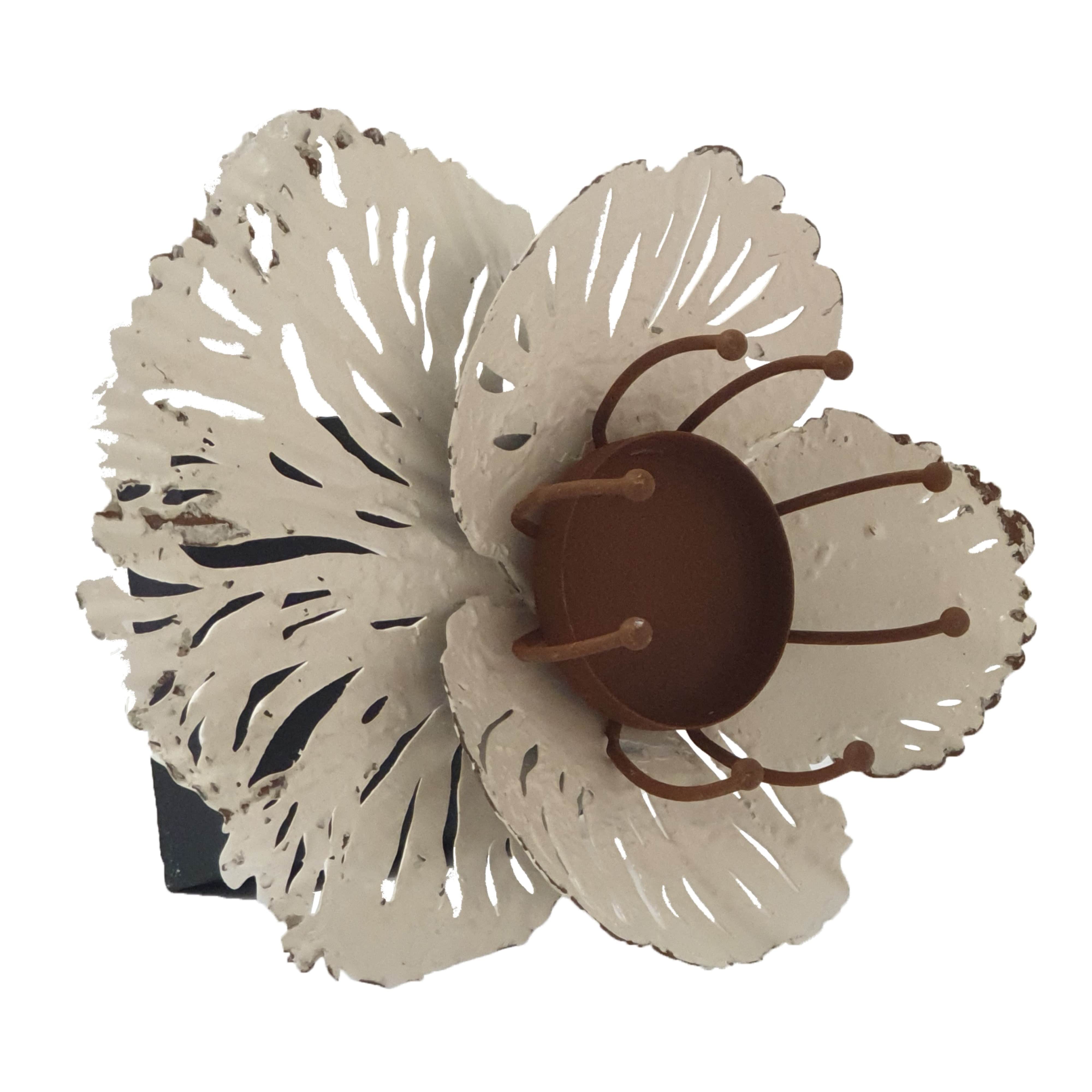 Urban Style Metal Flower Candle Holder with Wooden Base - Elegant Home Decor for Dining Table, Wedding Centerpiece & Romantic Ambiance