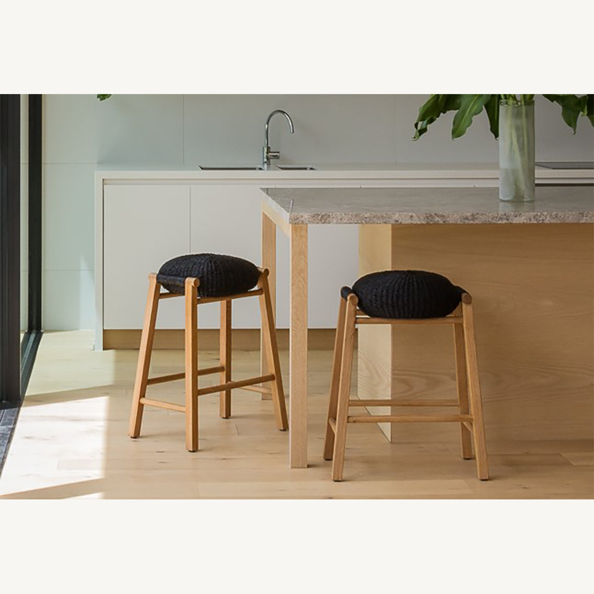 Premium Float Cushion Bar Stool - Comfortable Waterproof Seat for Kitchen, Bar & Outdoor Use - Stylish Home Decor & Patio Furniture Accessory