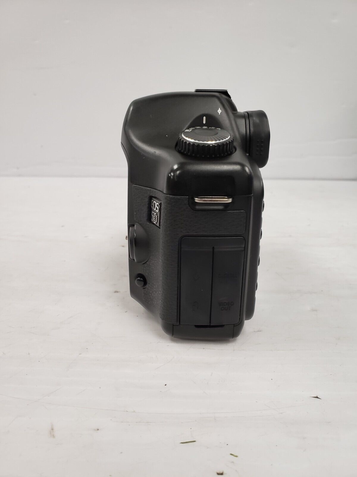 Canon DS126091 DSLR Camera - Professional Digital SLR Camera for Photography & Videography - Perfect for Travel, Events, and Portrait Photography