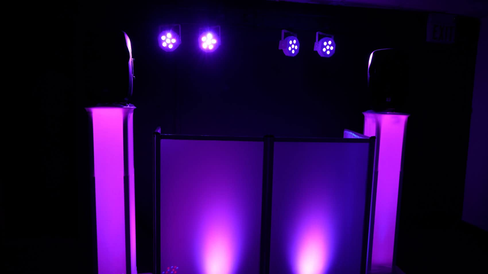 Rockville 4-Pack Rechargeable Wireless DMX PAR 6RF White Lights with Remotes & Carrying Bags – Perfect for Stage Lighting, DJ Shows, and Live Events