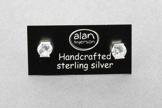 Claw Clear Cubic Zirconia Stud Earrings for Women - Hypoallergenic & Stylish for Everyday Wear, Parties & Special Occasions
