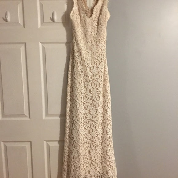 Tadashi Shoji Cheyenne Gown - Elegant Evening Dress for Women | Perfect for Weddings, Galas & Special Occasions