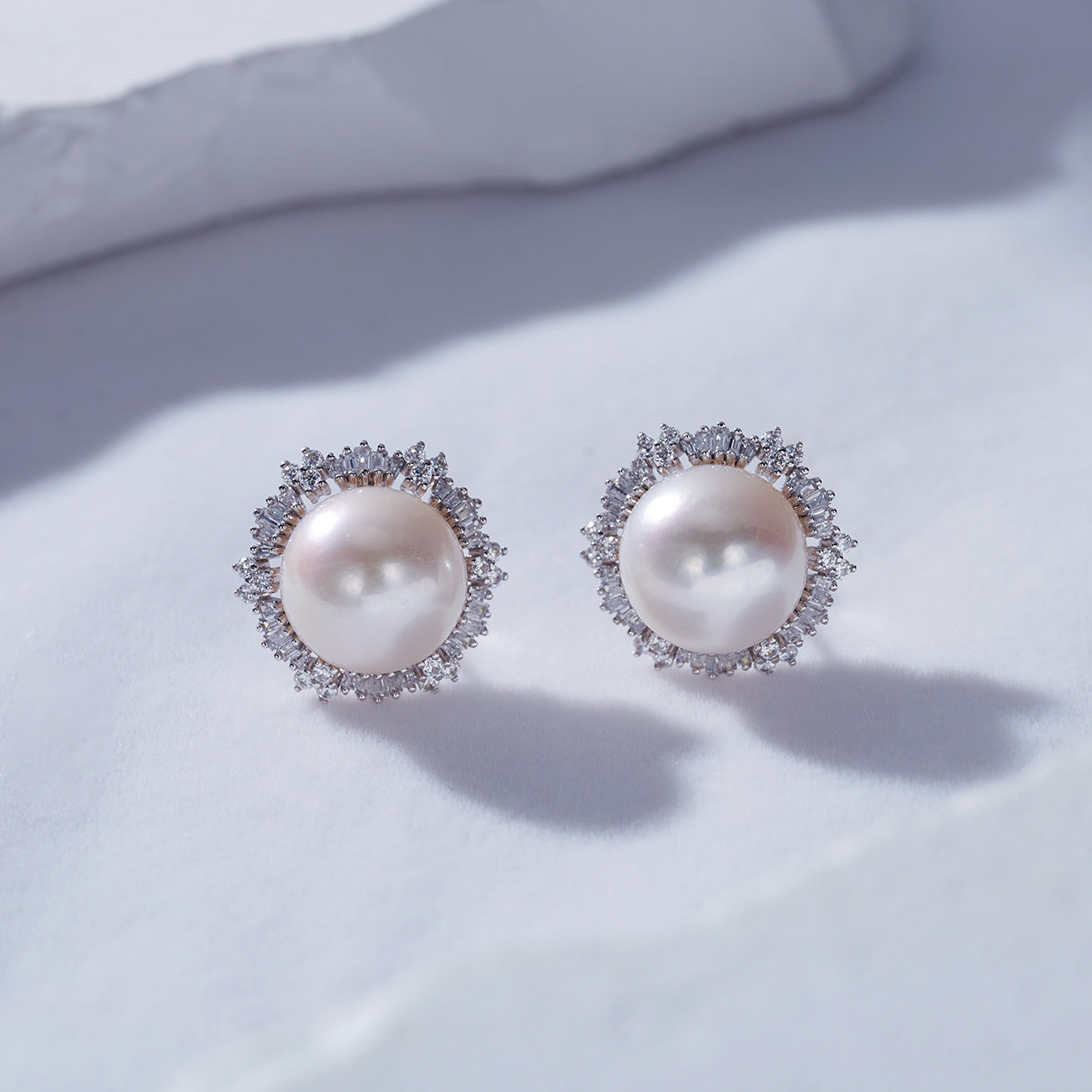 18K Solid Gold Edison Pearl Earrings for Women - Luxury Freshwater Pearl Stud Earrings - Perfect for Weddings, Parties & Special Occasions - KE00010