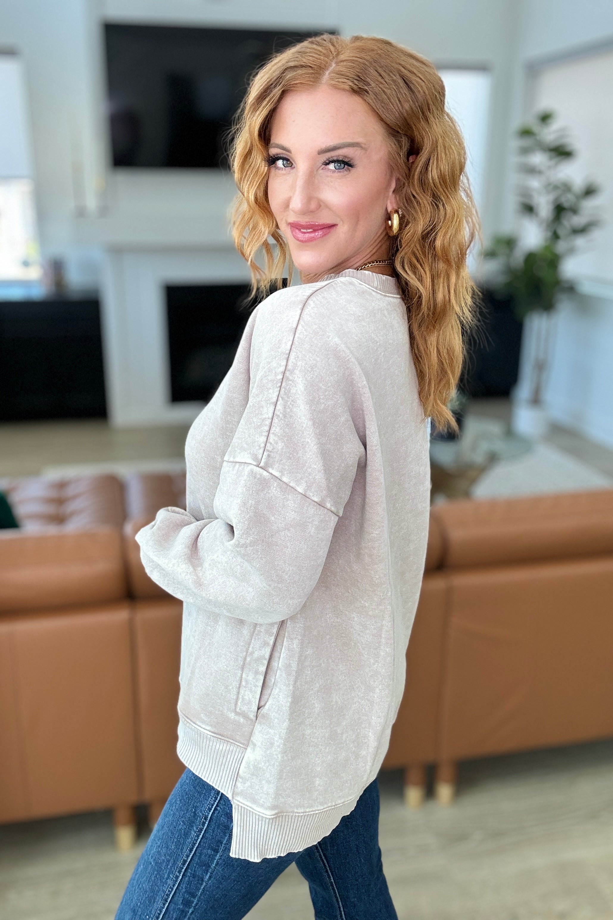 Mineral Wash Step Hem Sweatshirt for Women - Soft Ash Mocha Pullover | Casual Loungewear, Streetwear & Fall Layering Essential