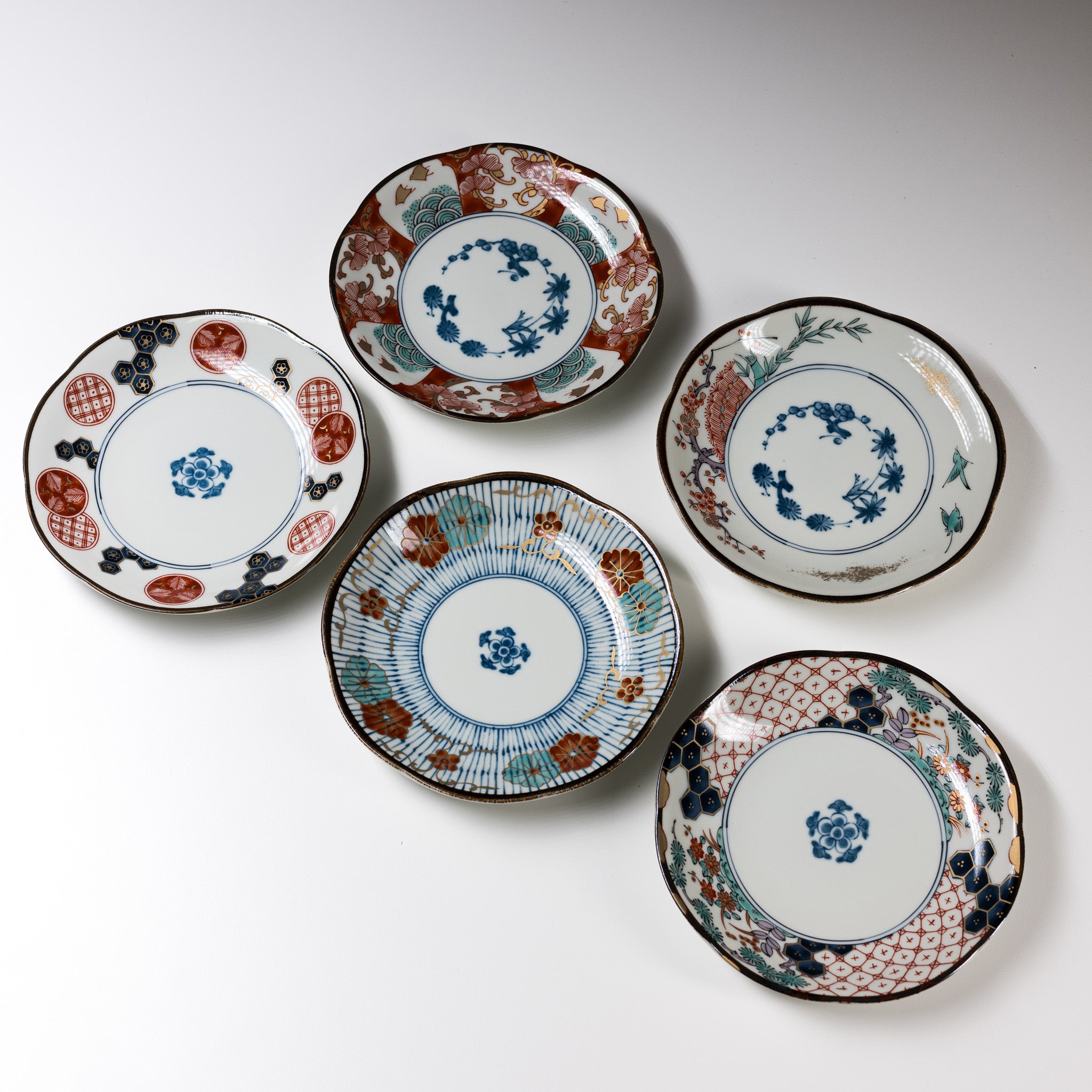 Koimari Japanese Style Serving Plate Gift Set - Set of 5 Elegant Appetizer Dishes for Sushi, Desserts & Party Snacks | Traditional Imari Porcelain Inspired Tableware for Entertaining & Home Decor