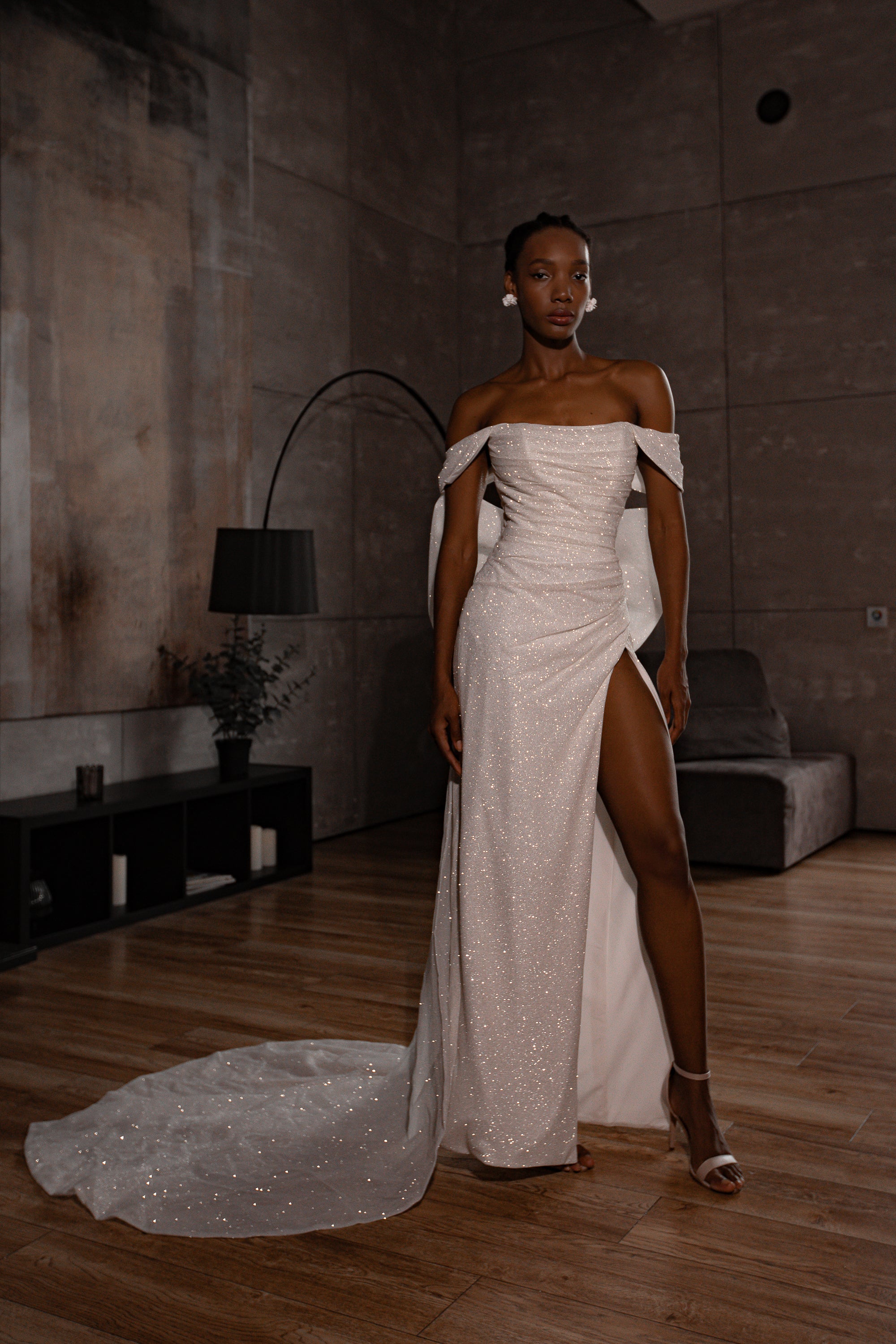 Light Ivory Glitter Mermaid Wedding Dress with Detachable Bow - Elegant Bridal Gown for Beach Weddings, Prom & Special Occasions